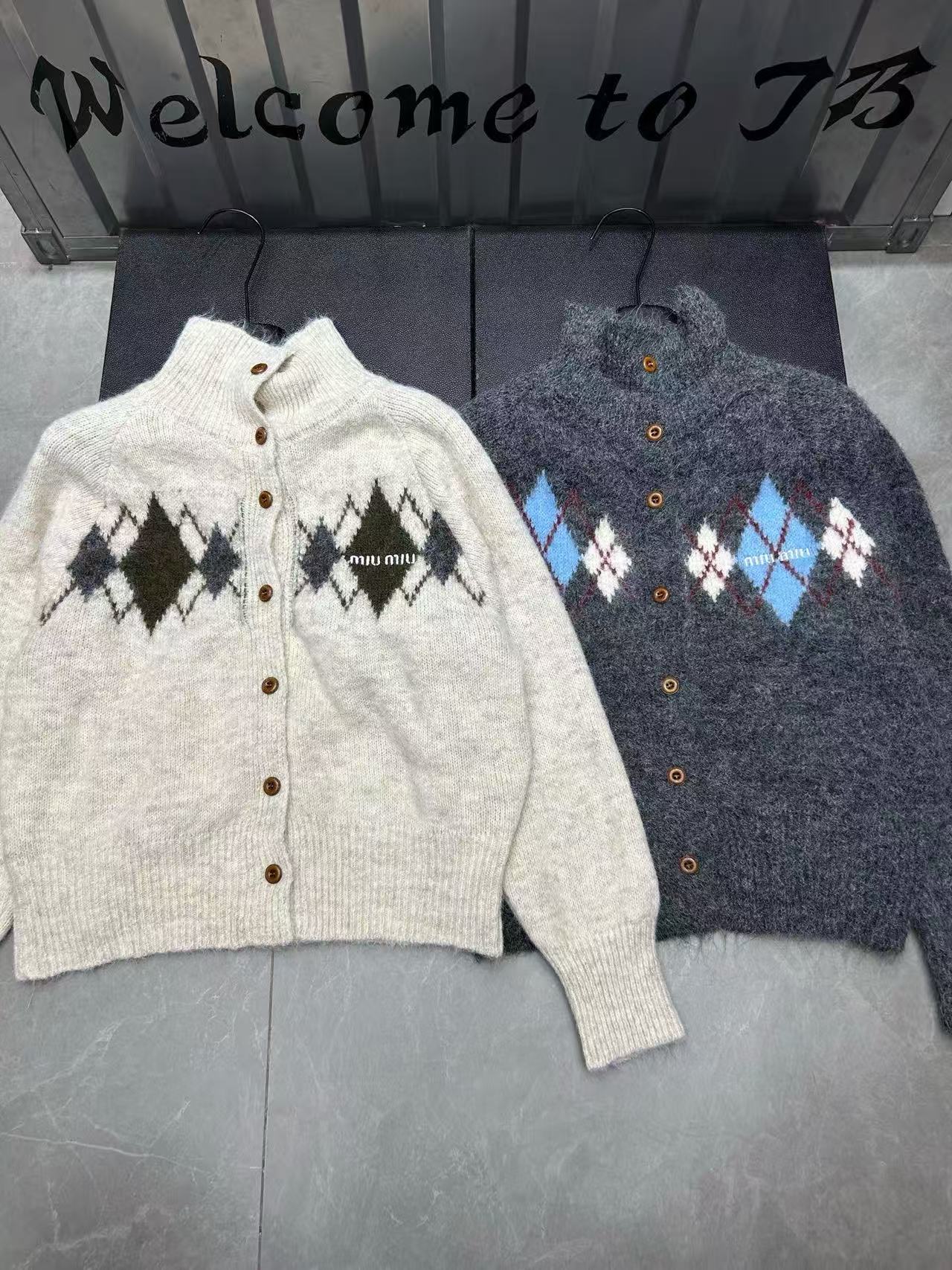 M1UM1U タートルネック ウール カーディガン【50％割引+送料無料】