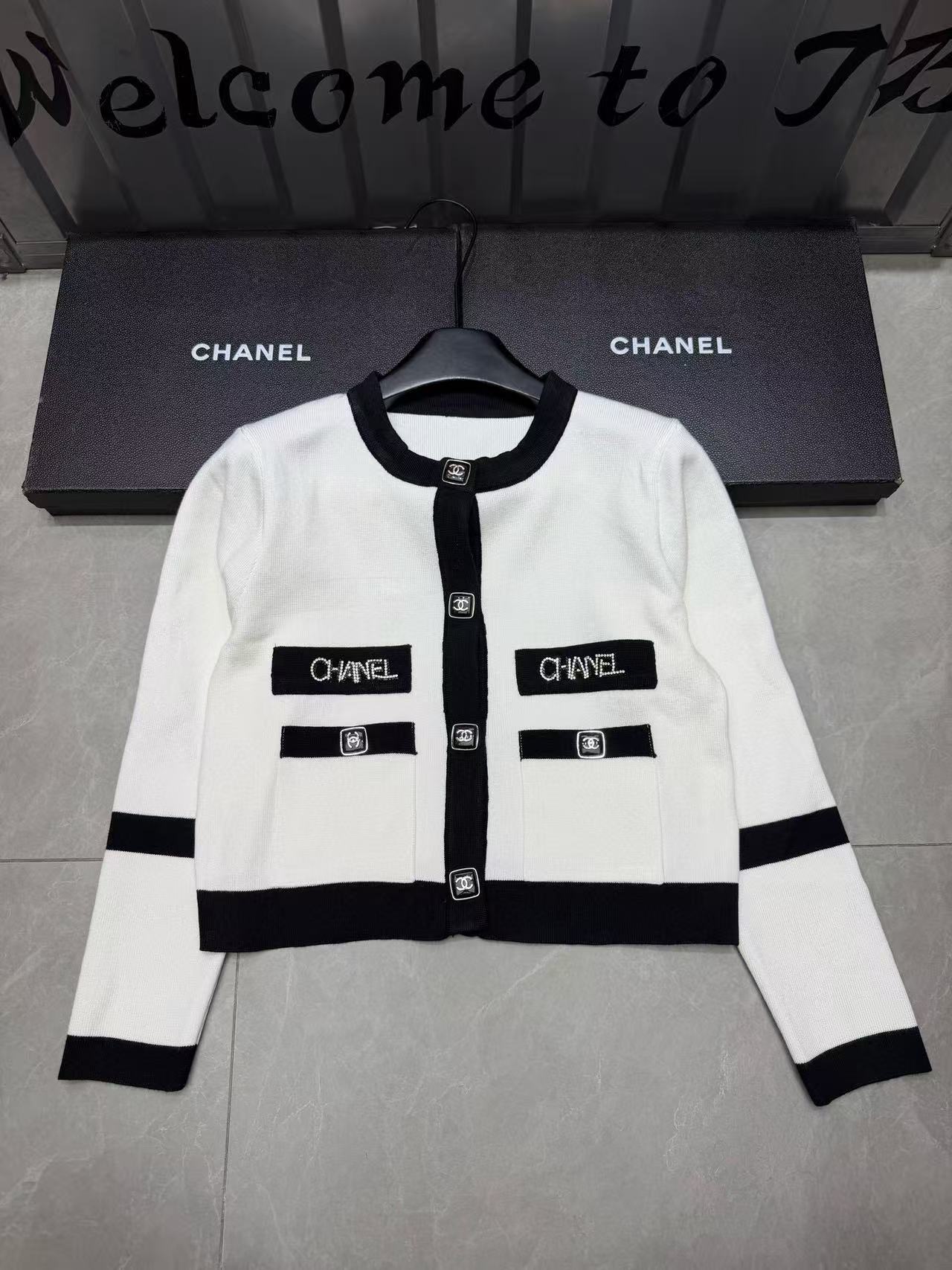 CHANE1 ダブルCレターウールカーディガン【50％割引+送料無料】