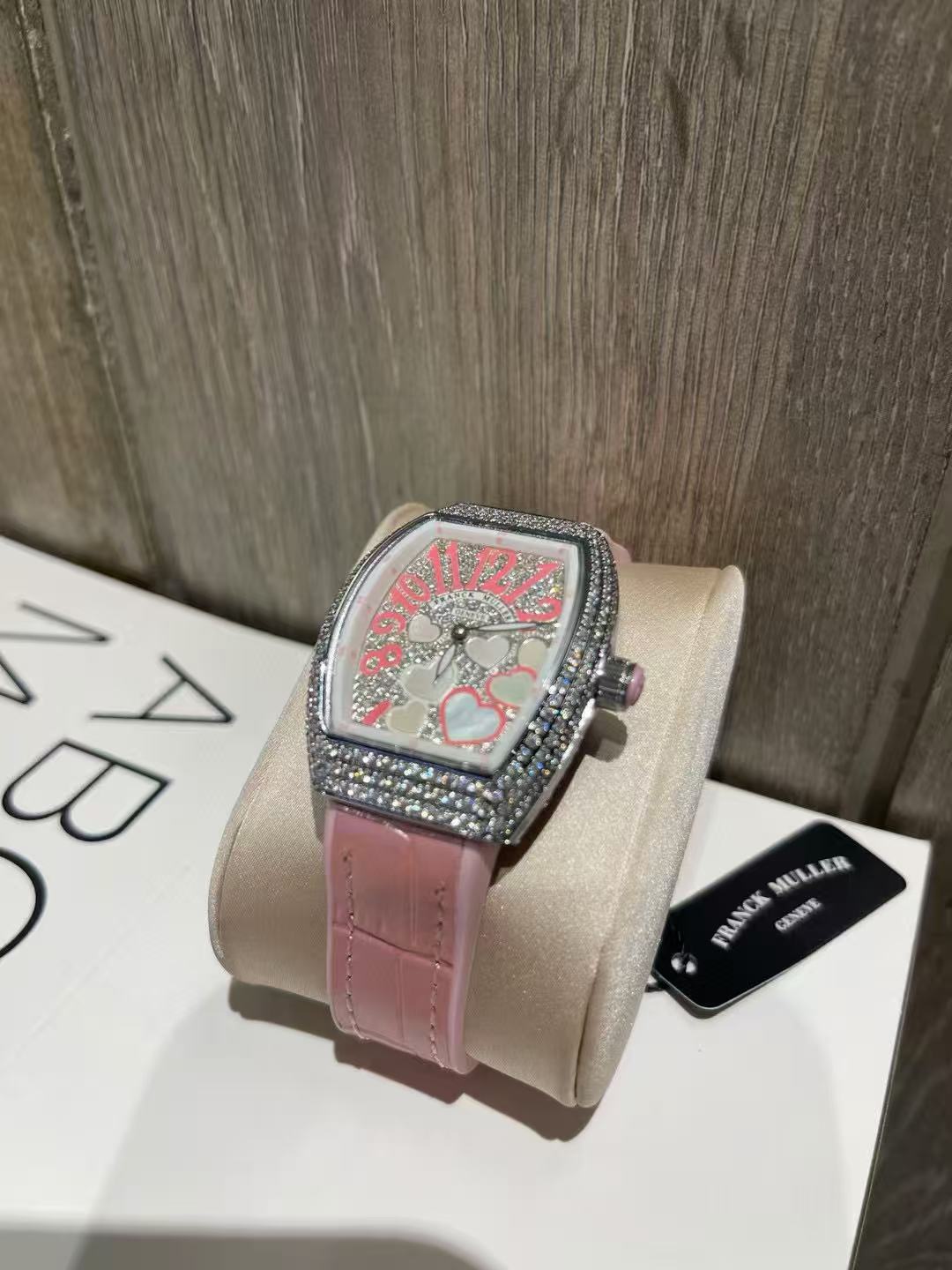 Frank Mul1erダイヤモンドをちりばめたハート型バレルのレディース腕時計【50％割引+送料無料】