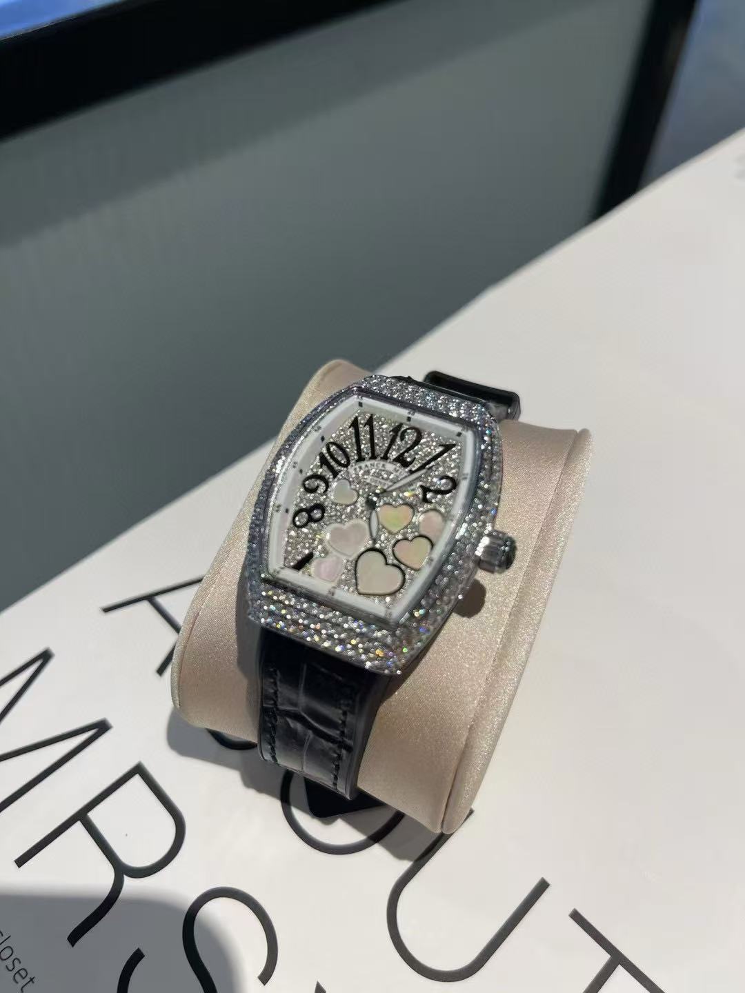 Frank Mul1erダイヤモンドをちりばめたハート型バレルのレディース腕時計【50％割引+送料無料】