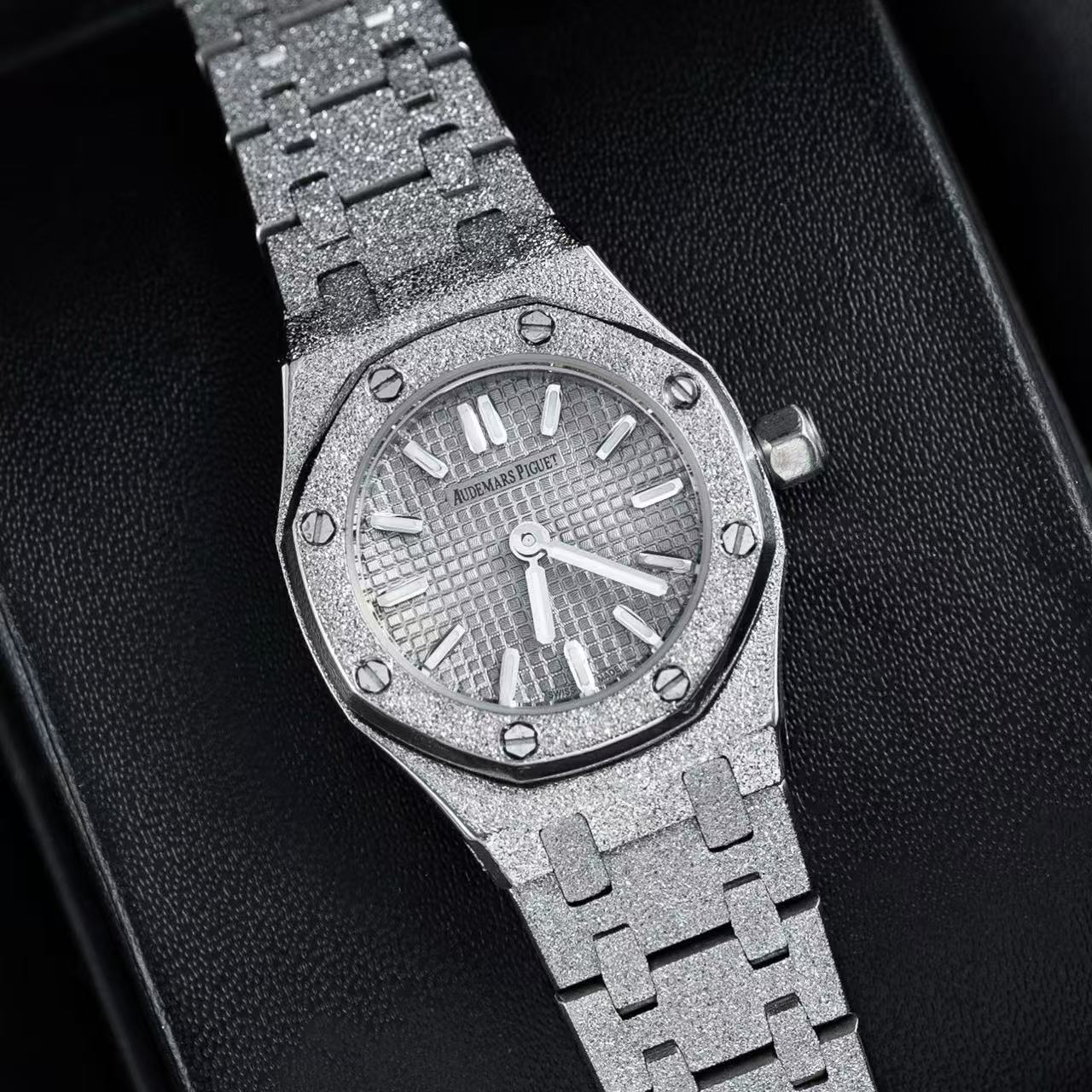 Audemarsp1guetダイヤモンドをあしらったレディース腕時計【50％割引+送料無料】