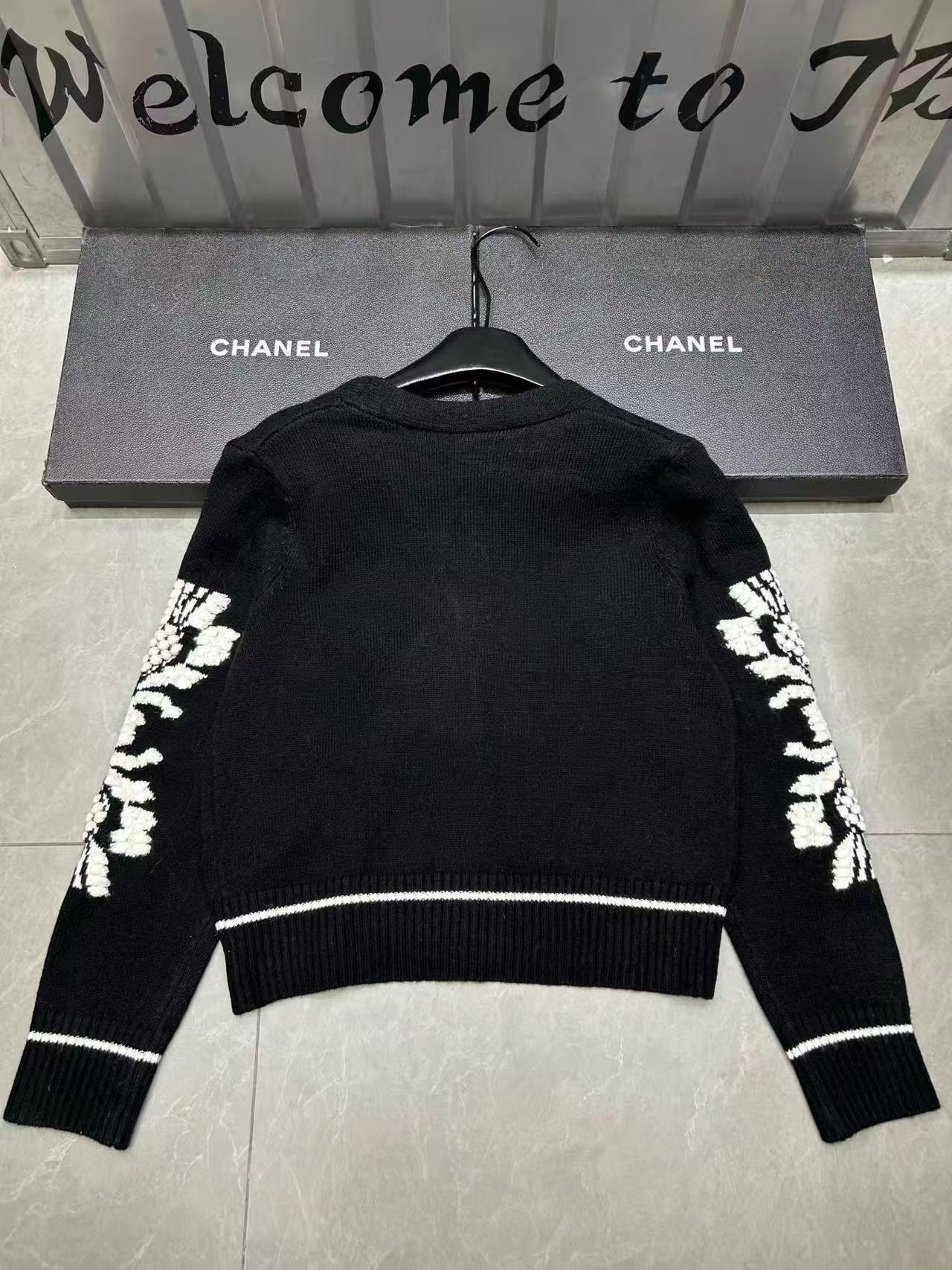 CHANE1 ダブルCプリント Vネックウールカーディガン【50％割引+送料無料】