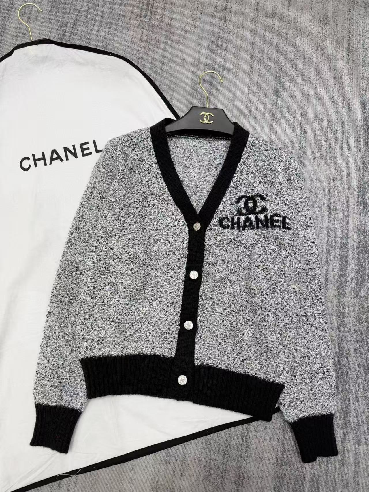 CHANE1 ダブルCレターカーディガン【50％割引+送料無料】