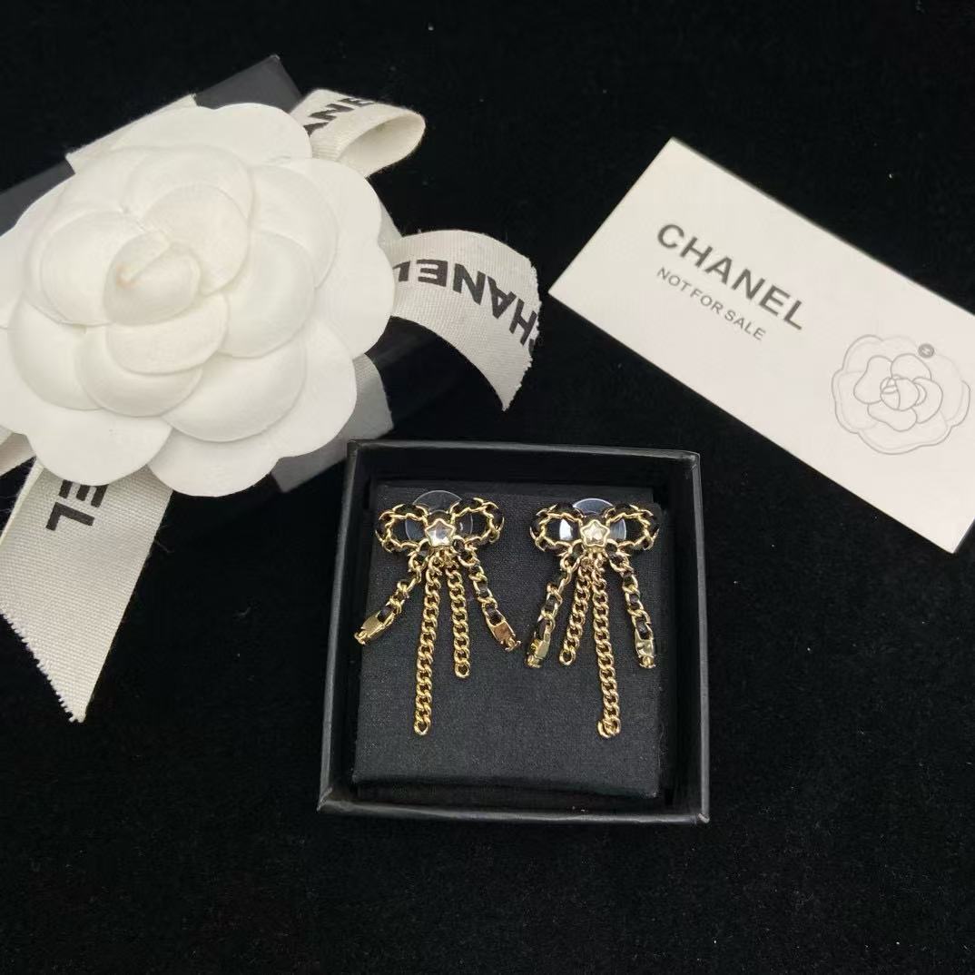 CHANE1 ボウレザータッセルイヤリング【50％割引+送料無料】