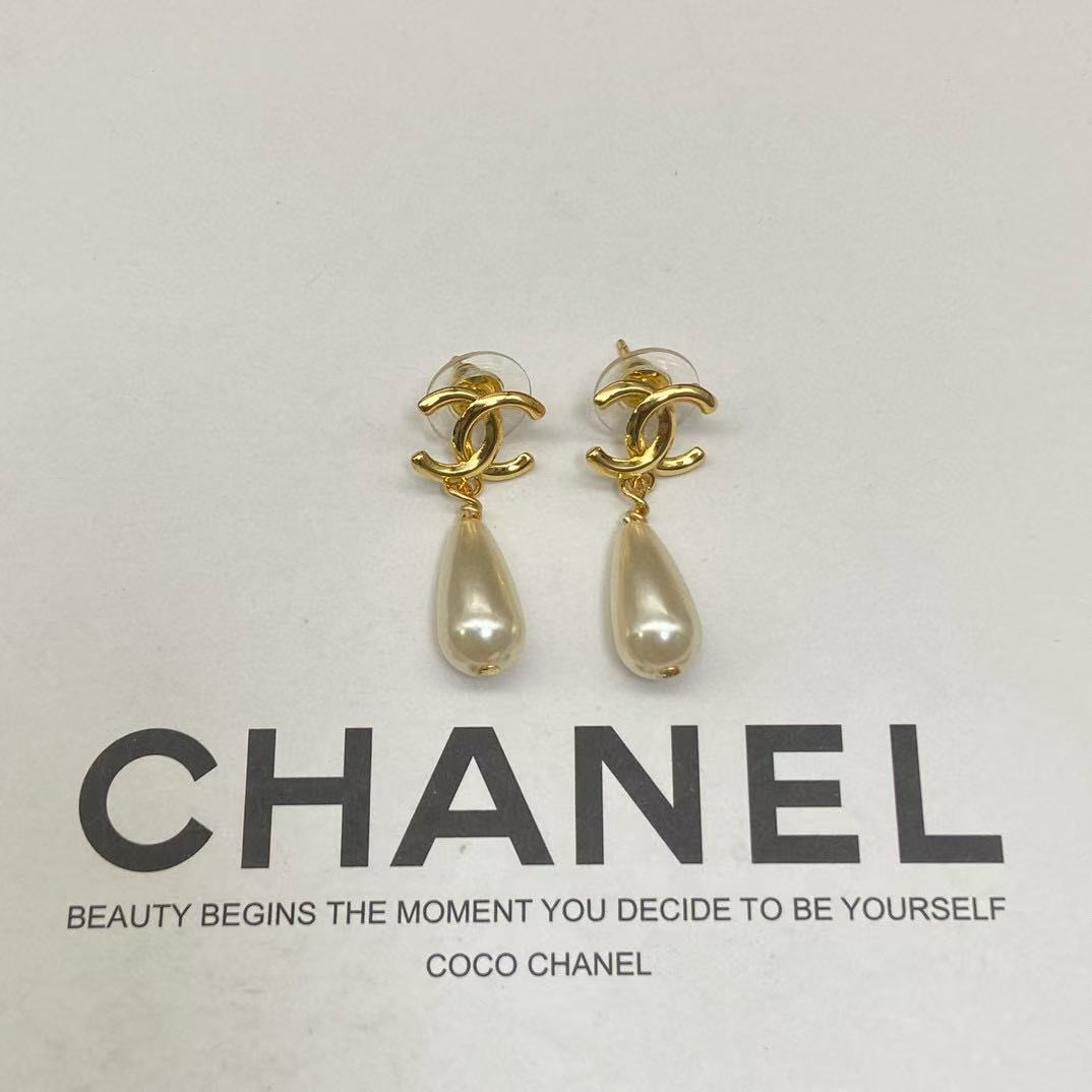 CHANE1 ダブルC ティアドロップ パール イヤリング【50％割引+送料無料】