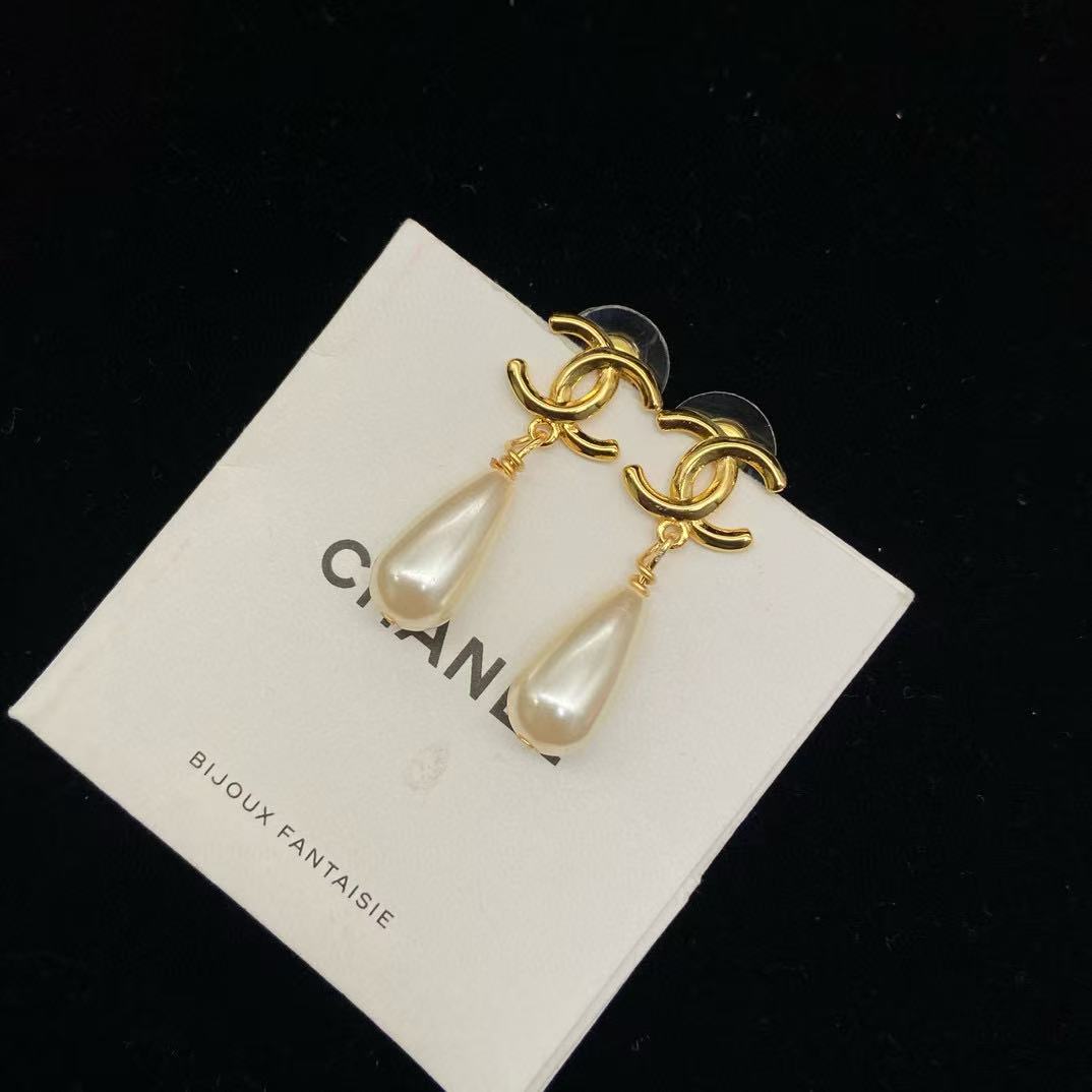 CHANE1 ダブルC ティアドロップ パール イヤリング【50％割引+送料無料】