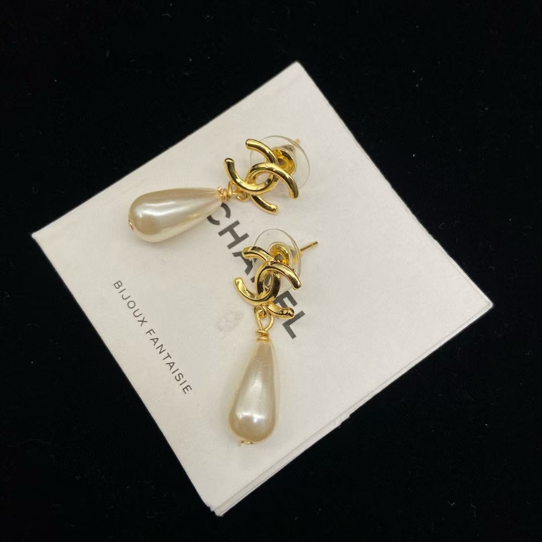 CHANE1 ダブルC ティアドロップ パール イヤリング【50％割引+送料無料】