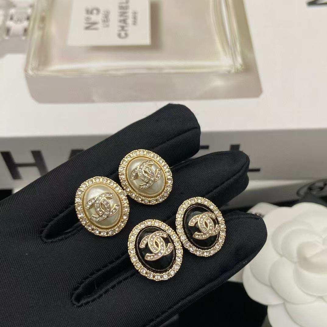 CHANE1 ダブルC オーバルイヤリング【50％割引+送料無料】