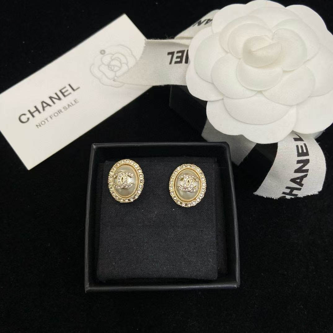 CHANE1 ダブルC オーバルイヤリング【50％割引+送料無料】