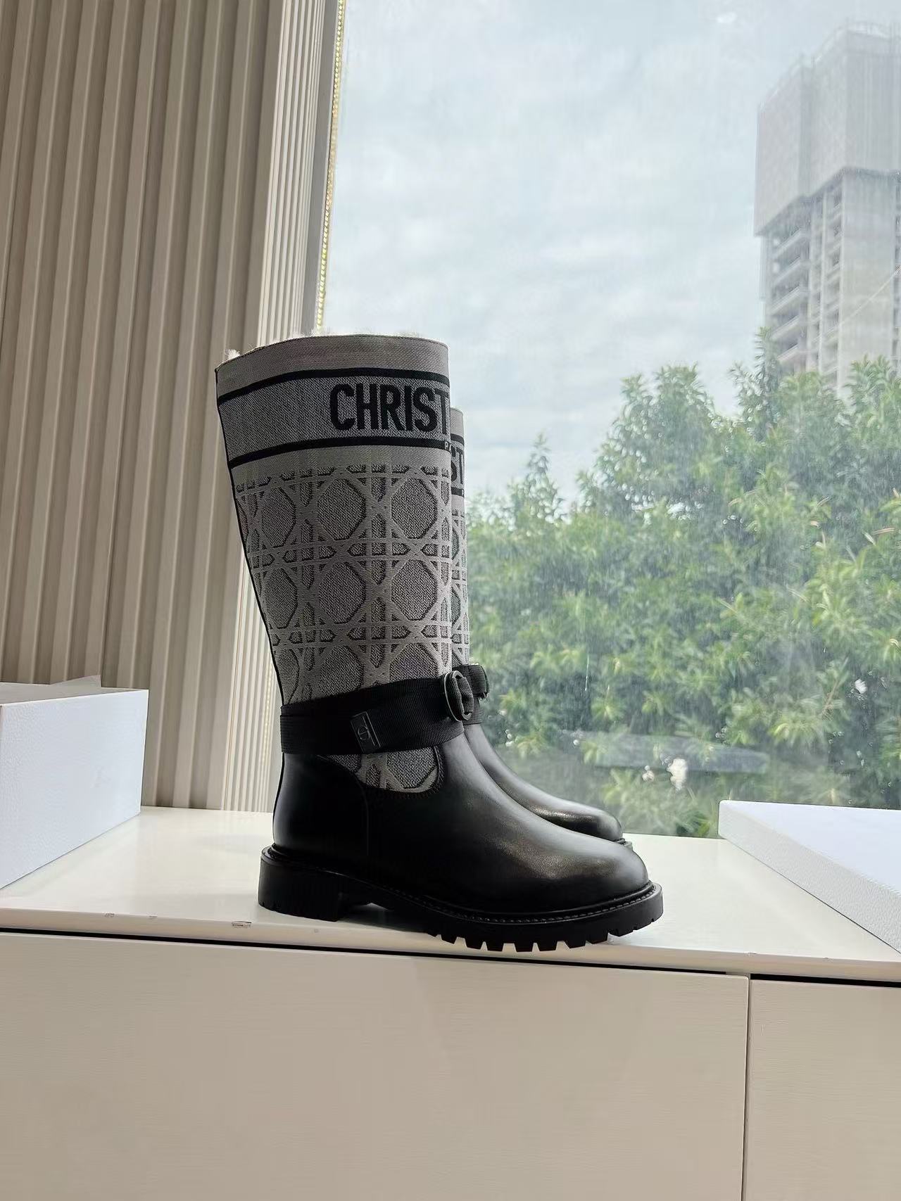 DIORの高品質秋冬用乗馬ブーツ【50％割引+送料無料】