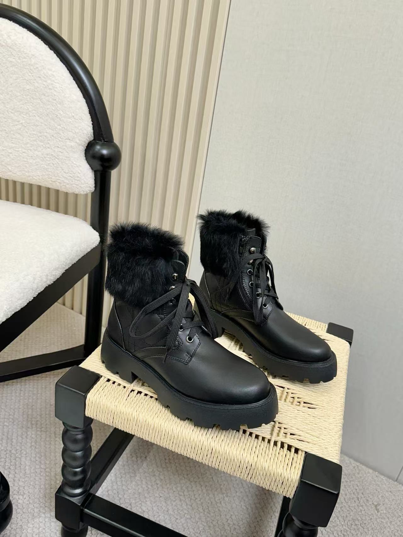 DIOR 上質な贅沢なレースアップレザーアンクルブーツ【50％割引+送料無料】