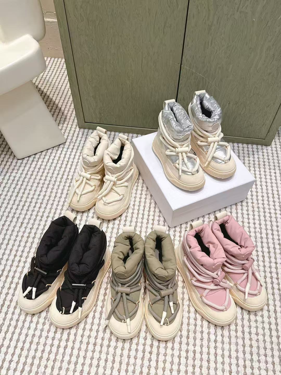 MONCLER高品質のレースアップスノーブーツ【50％割引+送料無料】