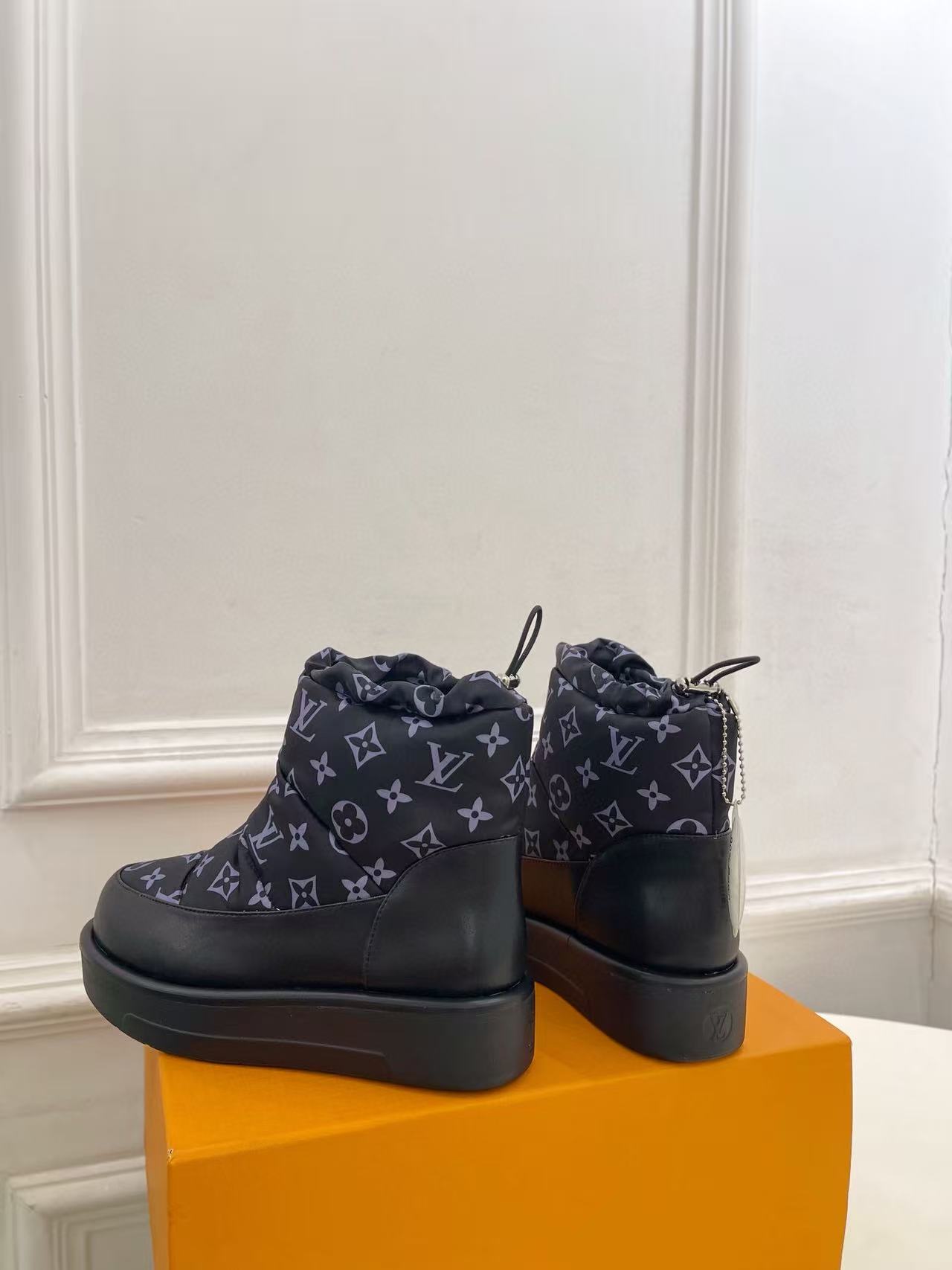 LVの高品質プリントスノーブーツ【50％割引+送料無料】