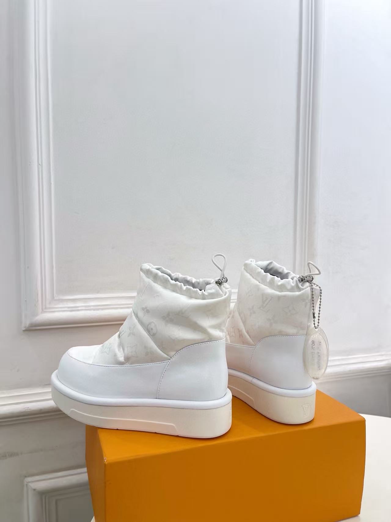 LVの高品質プリントスノーブーツ【50％割引+送料無料】