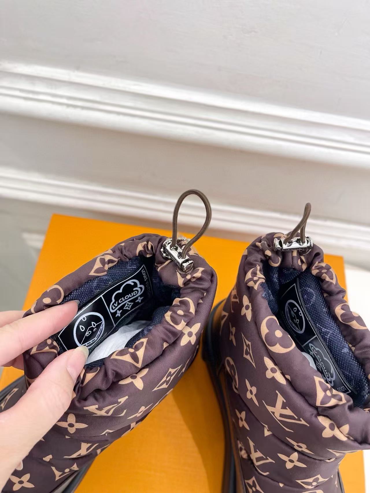 LVの高品質プリントスノーブーツ【50％割引+送料無料】