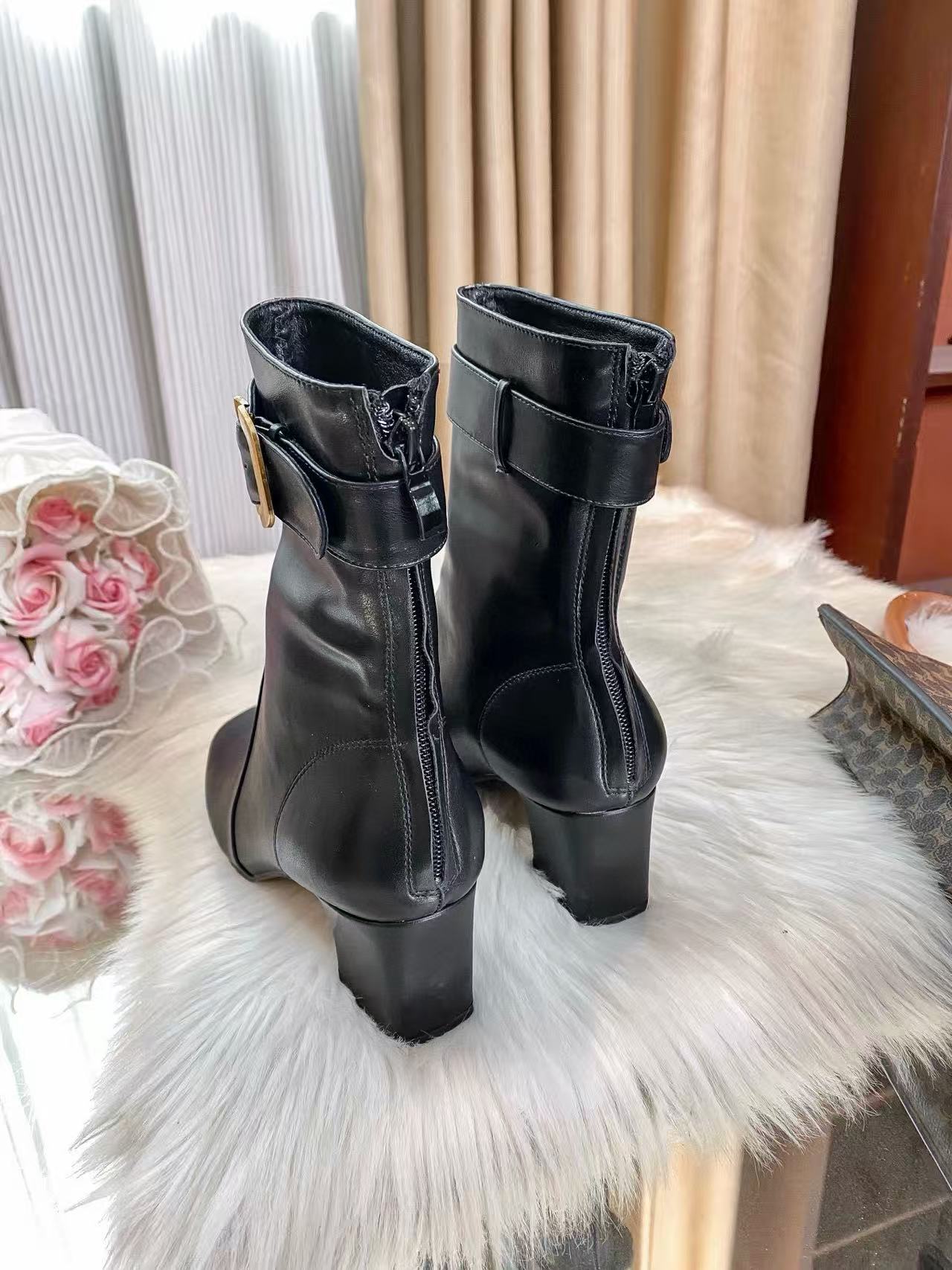 M1UM1U シンプルレザーアンクルブーツ【50％割引+送料無料】