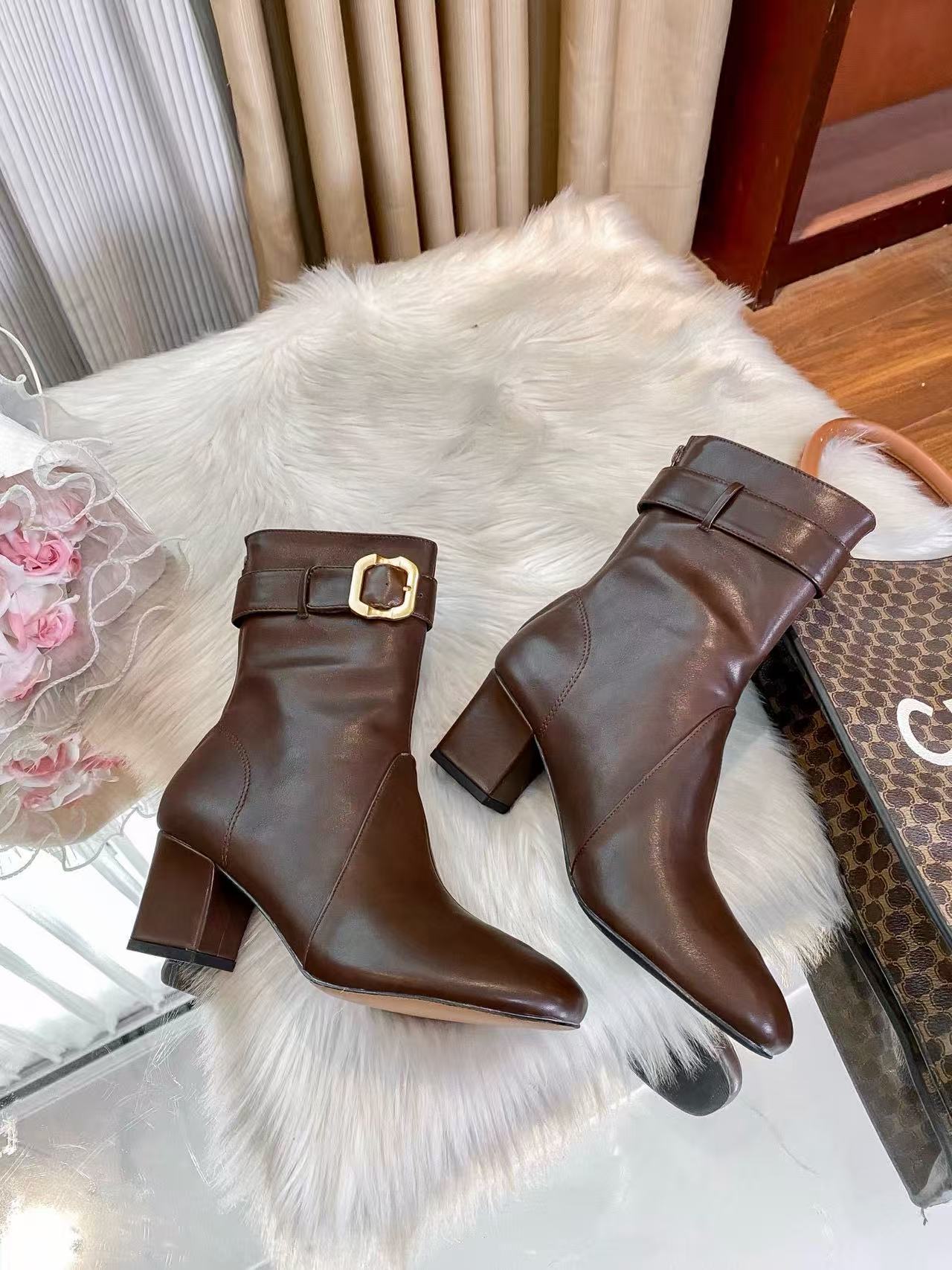 M1UM1U シンプルレザーアンクルブーツ【50％割引+送料無料】