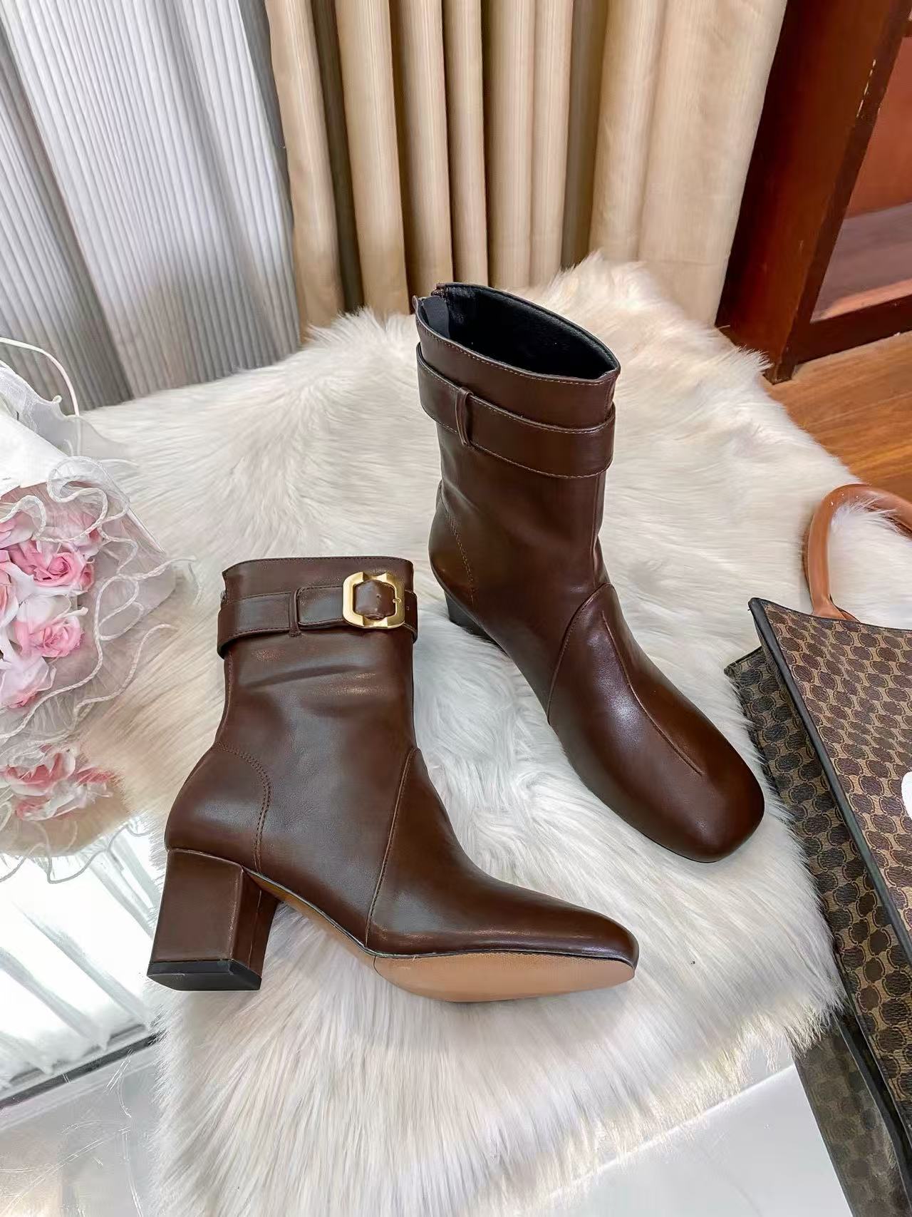 M1UM1U シンプルレザーアンクルブーツ【50％割引+送料無料】