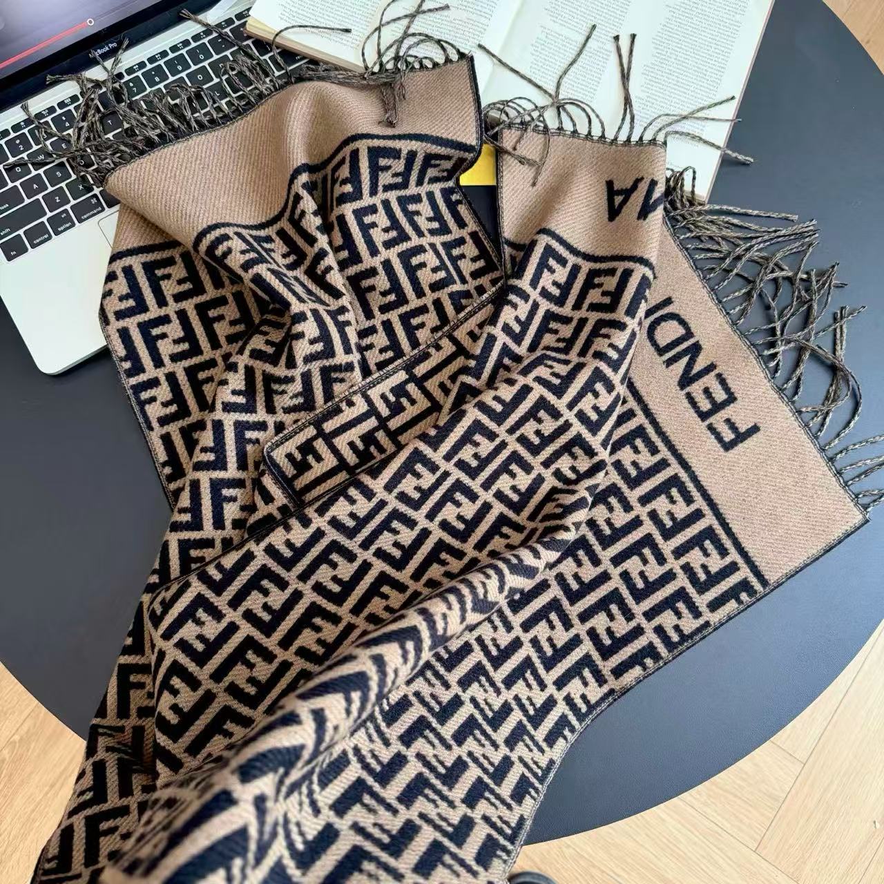 FEND1FF タッセル カシミア スカーフ【50％割引+送料無料】