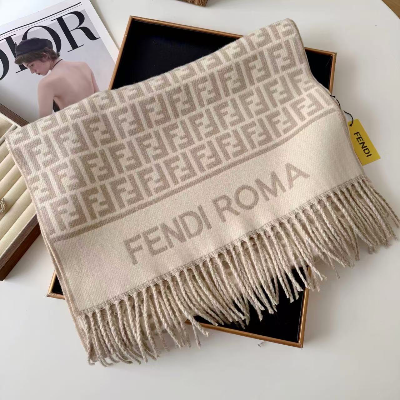 FEND1FF タッセル カシミア スカーフ【50％割引+送料無料】