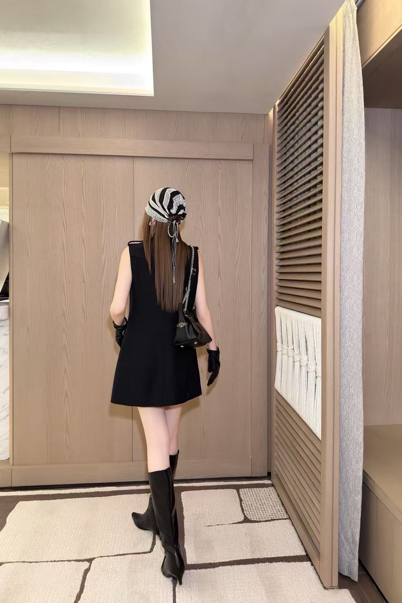 LVジッパーノースリーブドレス【50％割引+送料無料】