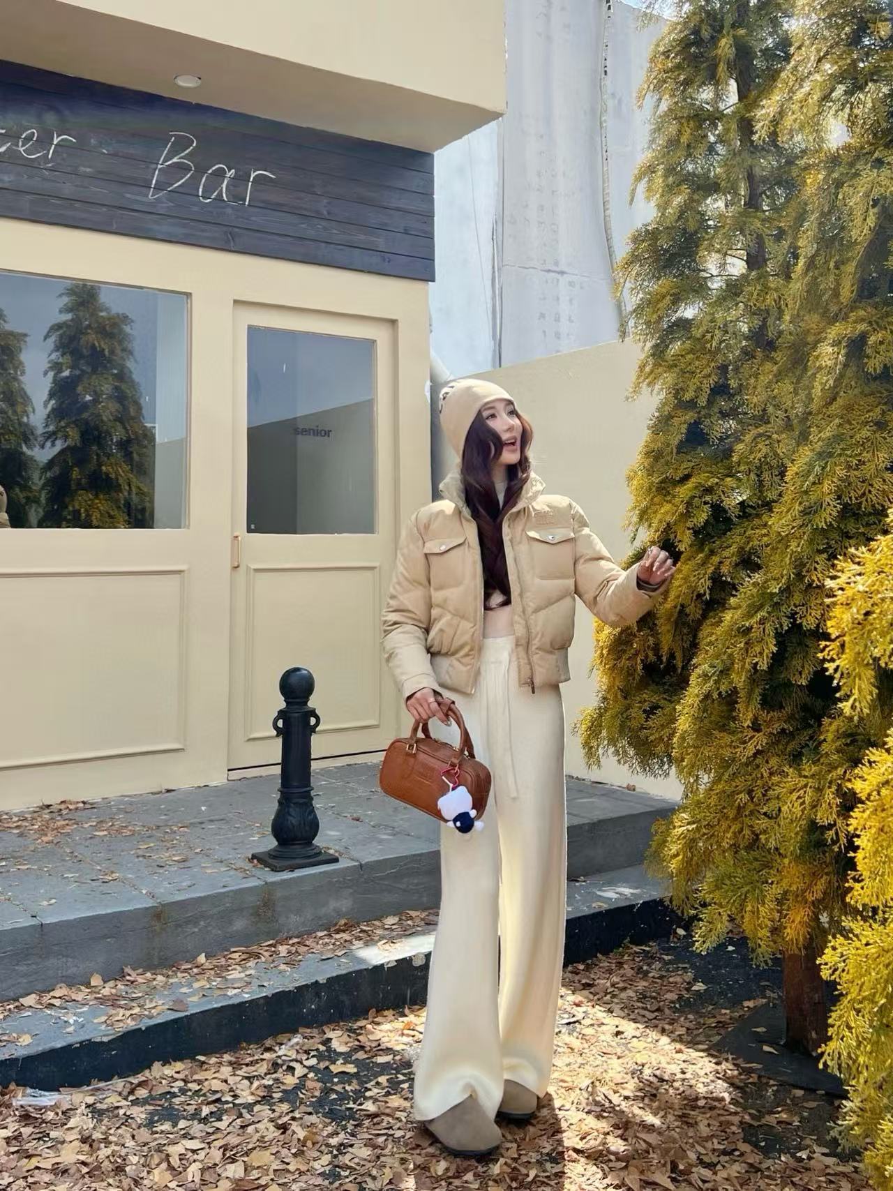 M1UM1U ミニマリスト レター ショート ダウンジャケット【50％割引+送料無料】