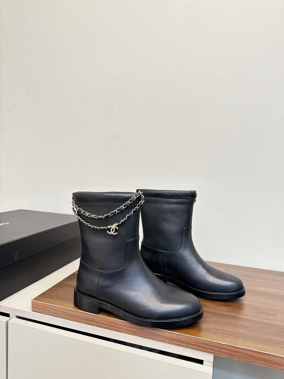 CHANE1 高品質チェーンレザーアンクルブーツ【50％割引+送料無料】