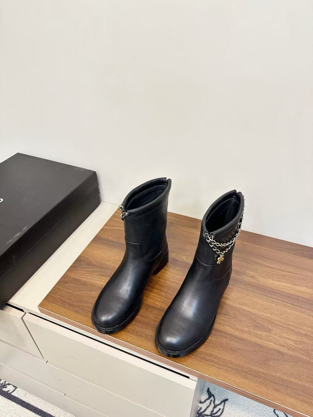 CHANE1 高品質チェーンレザーアンクルブーツ【50％割引+送料無料】