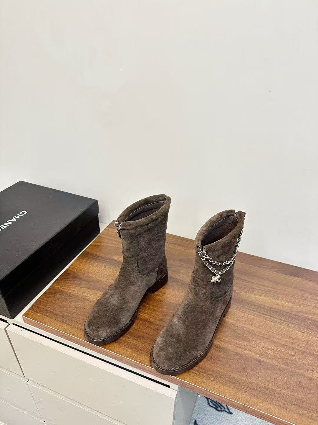 CHANE1 高品質チェーンディアレザーアンクルブーツ【50％割引+送料無料】