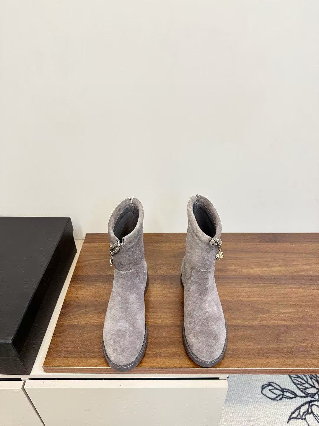 CHANE1 高品質チェーンディアレザーアンクルブーツ【50％割引+送料無料】