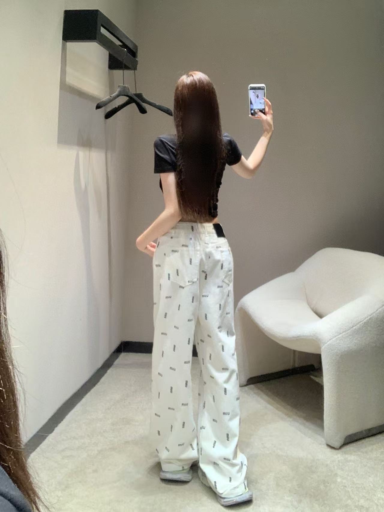 M1UM1U 刺繍レターストレートレッグパンツ【50％割引+送料無料】