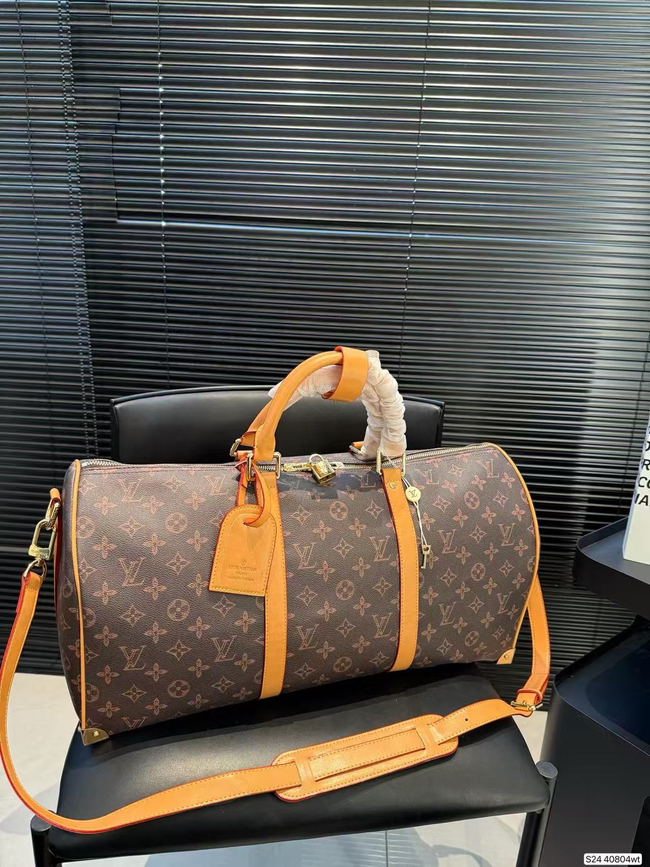 LVプリントトラベルバッグ【50％割引+送料無料】