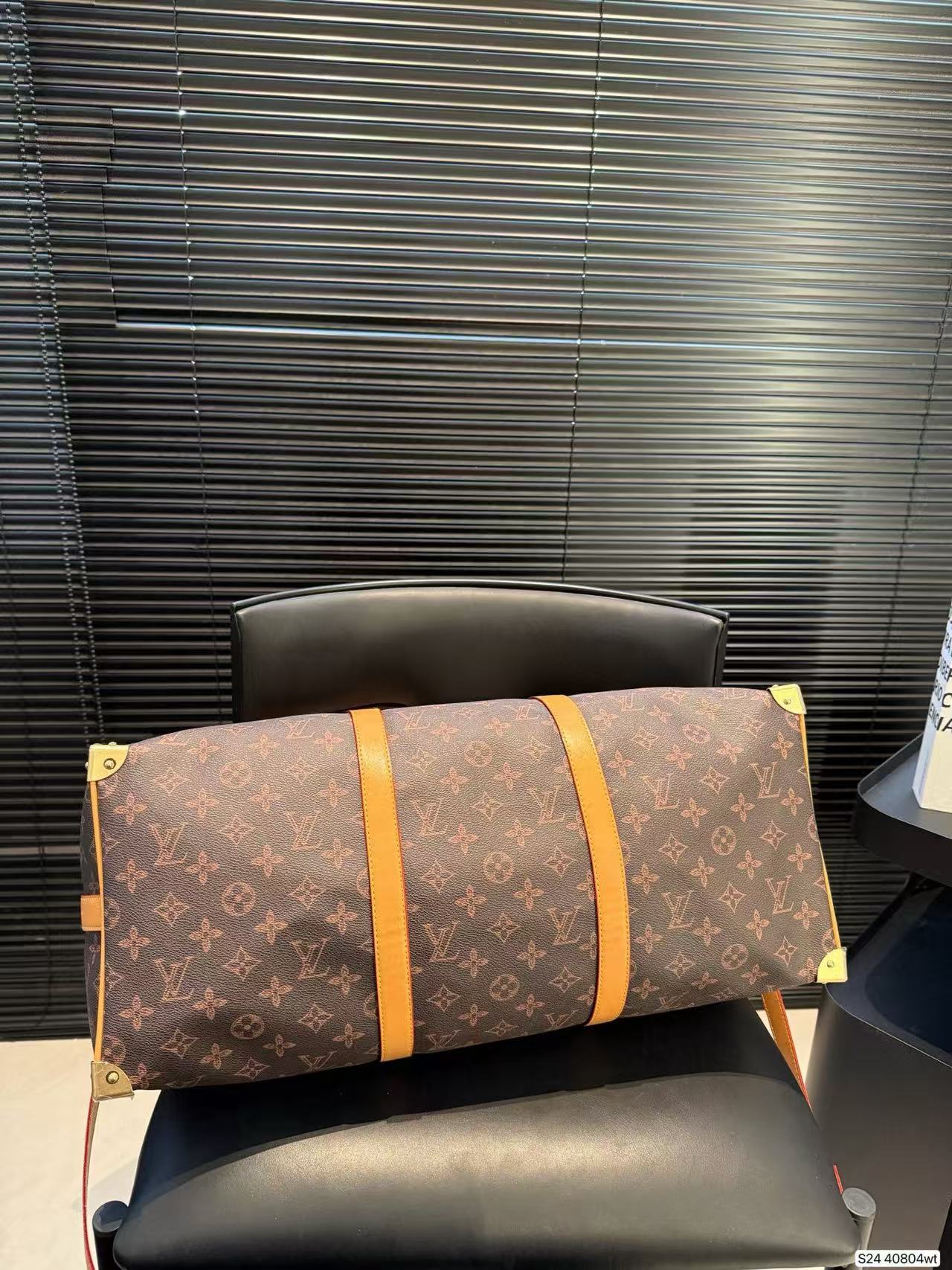 LVプリントトラベルバッグ【50％割引+送料無料】