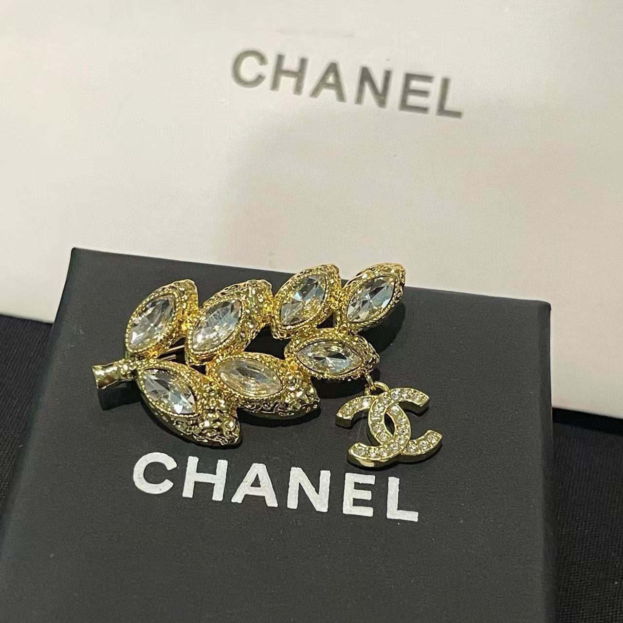 CHANE1 ダブルC ウィートイヤーブローチ【50％割引+送料無料】