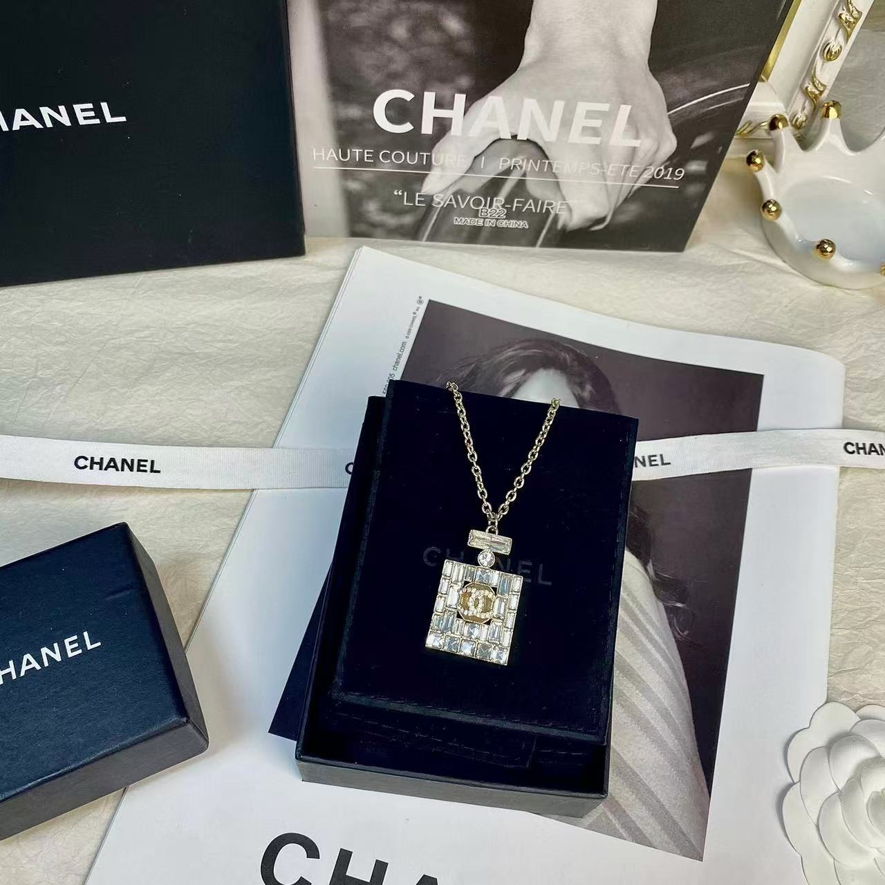 CHANE1 ダブルC パフュームボトル ダイヤモンドネックレス【50％割引+送料無料】