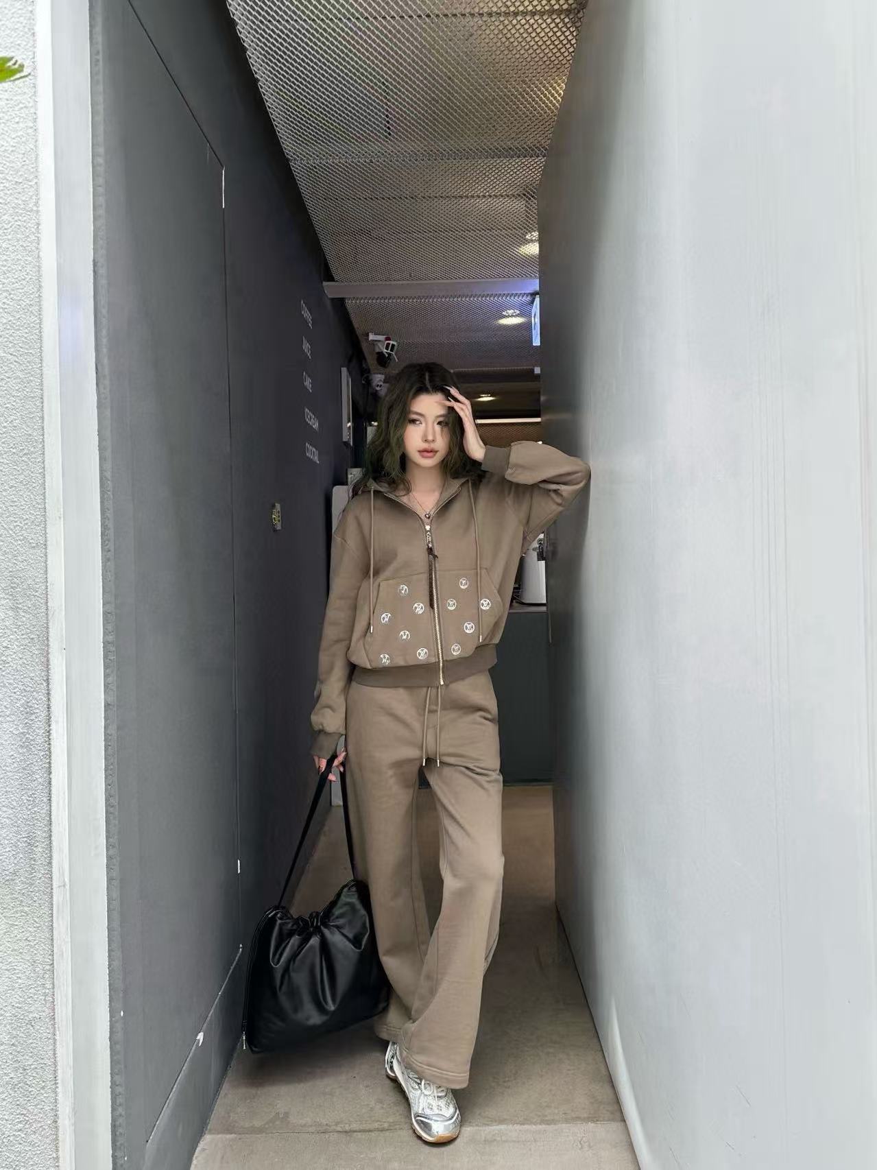 LVフード付きジップアップジャケット+パンツのツーピースセット【50％割引+送料無料】