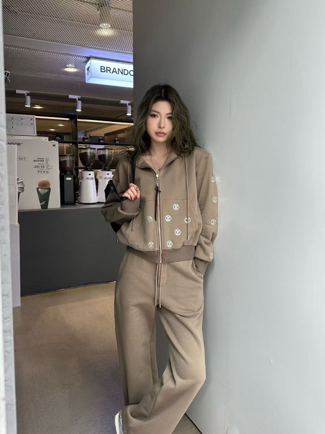 LVフード付きジップアップジャケット+パンツのツーピースセット【50％割引+送料無料】