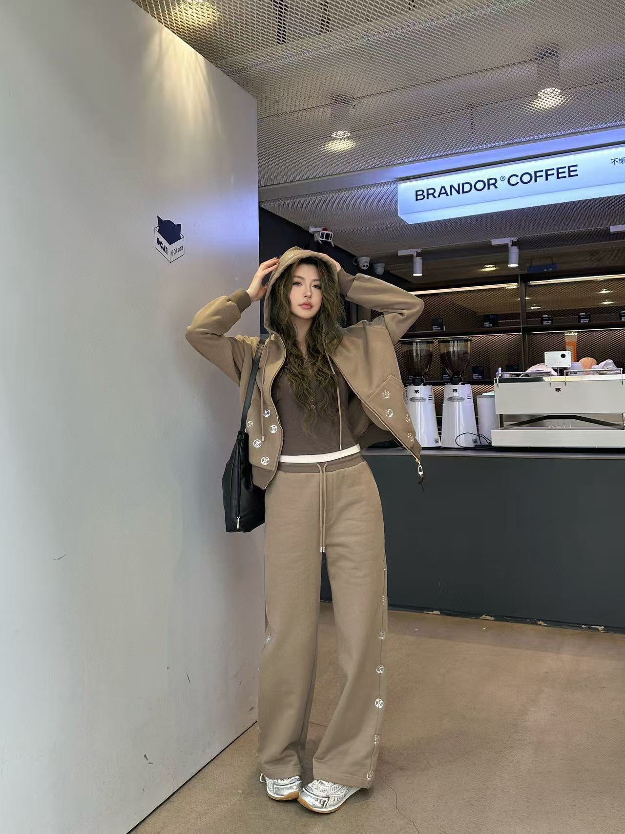 LVフード付きジップアップジャケット+パンツのツーピースセット【50％割引+送料無料】