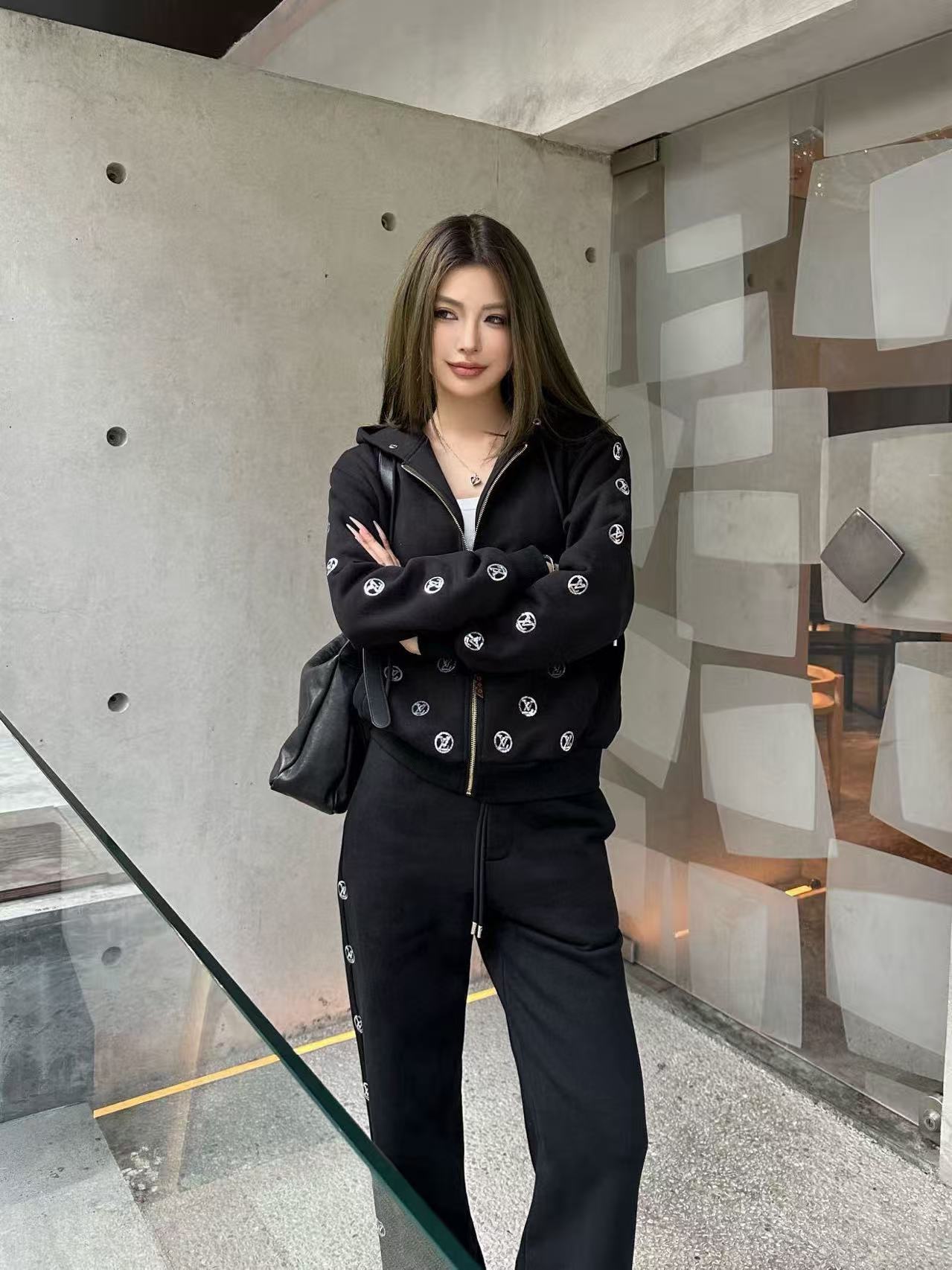 LVフード付きジップアップジャケット+パンツのツーピースセット【50％割引+送料無料】