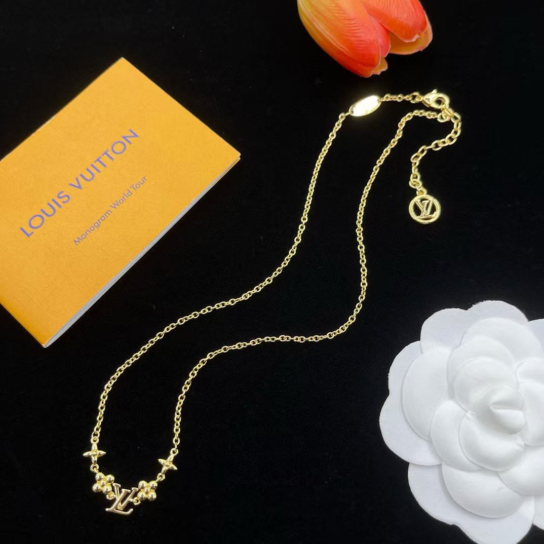LV四つ葉のクローバーロゴネックレス【50％割引+送料無料】