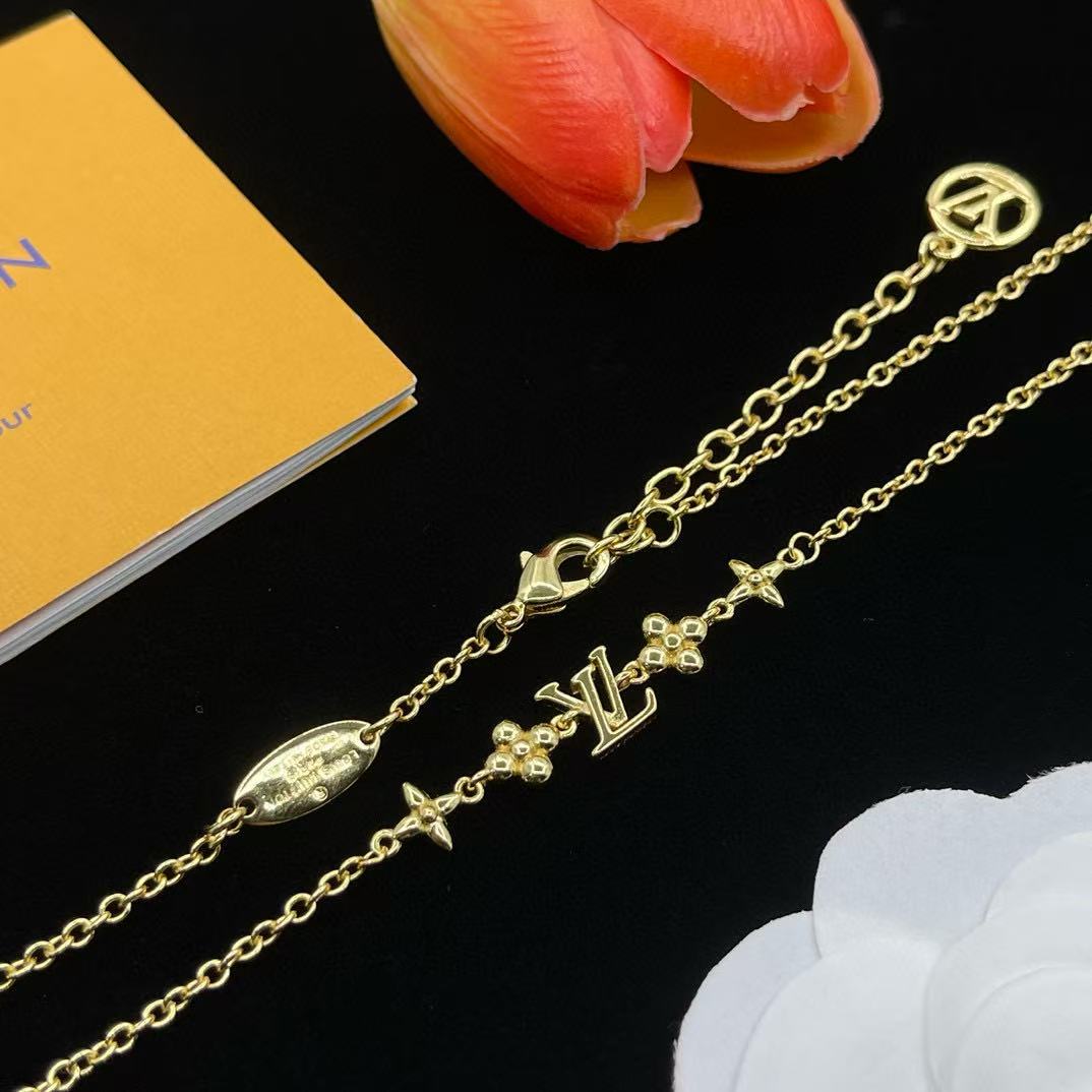 LV四つ葉のクローバーロゴネックレス【50％割引+送料無料】