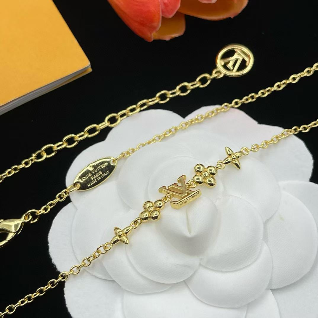 LV四つ葉のクローバーロゴネックレス【50％割引+送料無料】