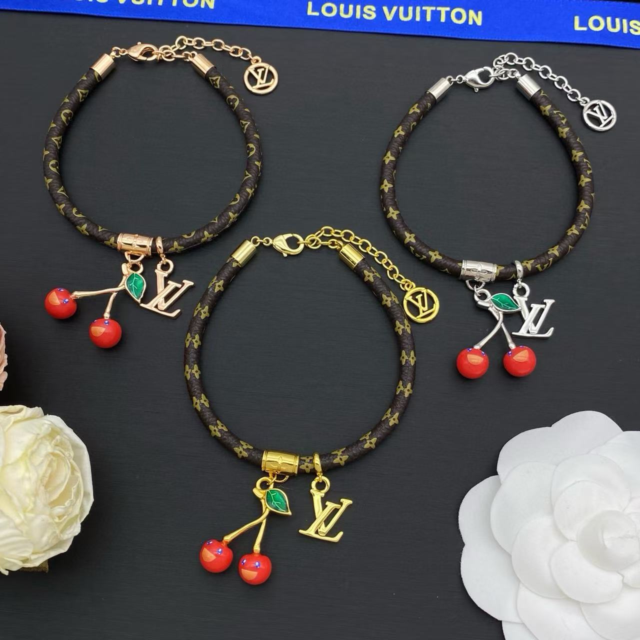 LVチェリーロゴブレスレット【50％割引+送料無料】