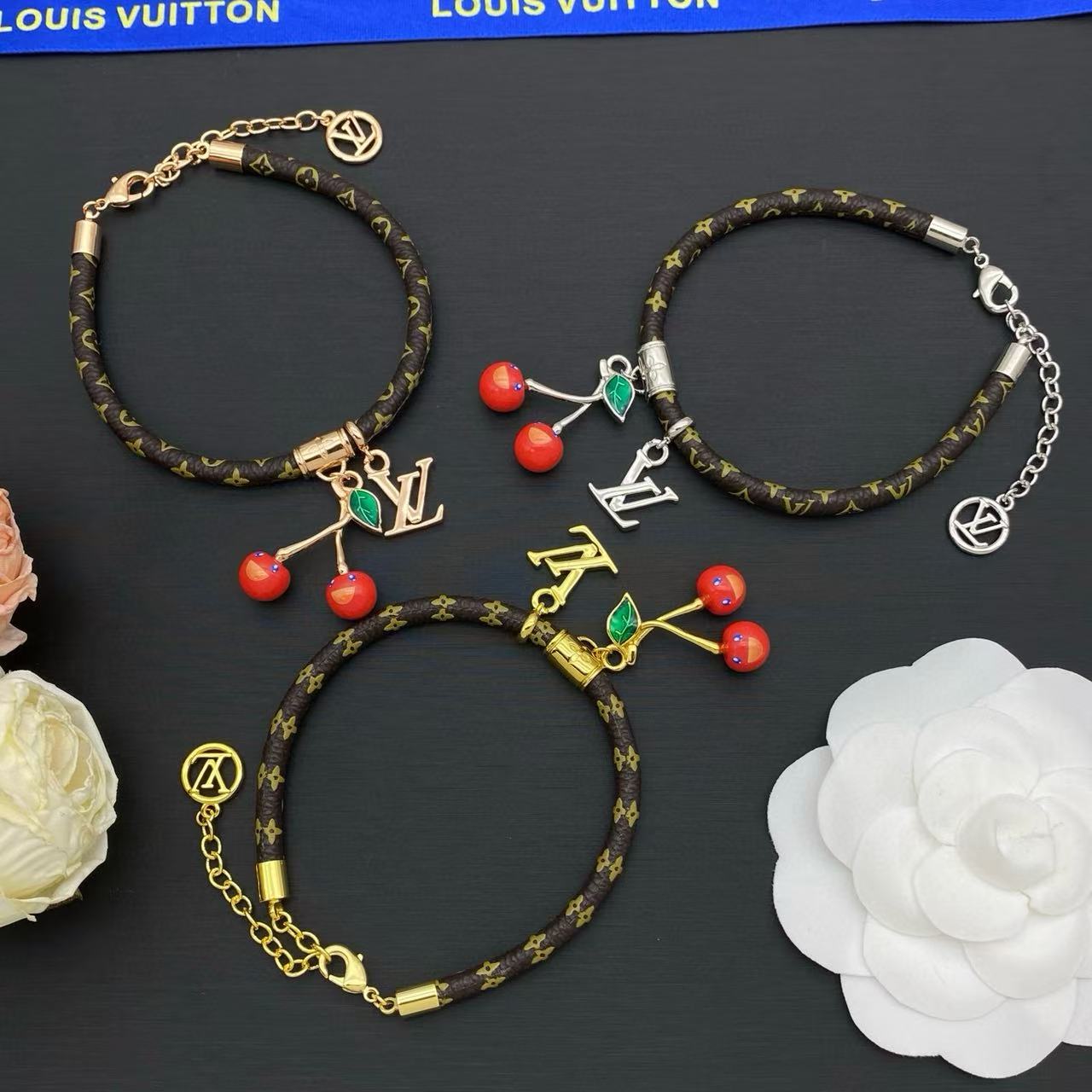 LVチェリーロゴブレスレット【50％割引+送料無料】
