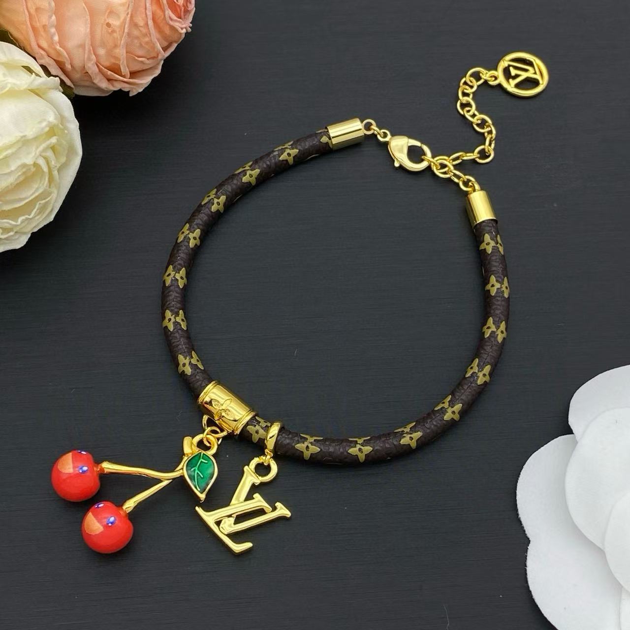 LVチェリーロゴブレスレット【50％割引+送料無料】