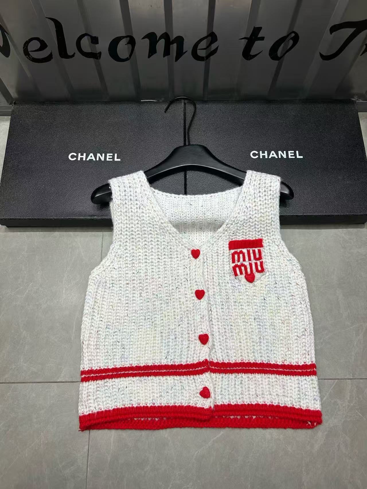 M1UM1U ハート型ウールベスト【50％割引+送料無料】