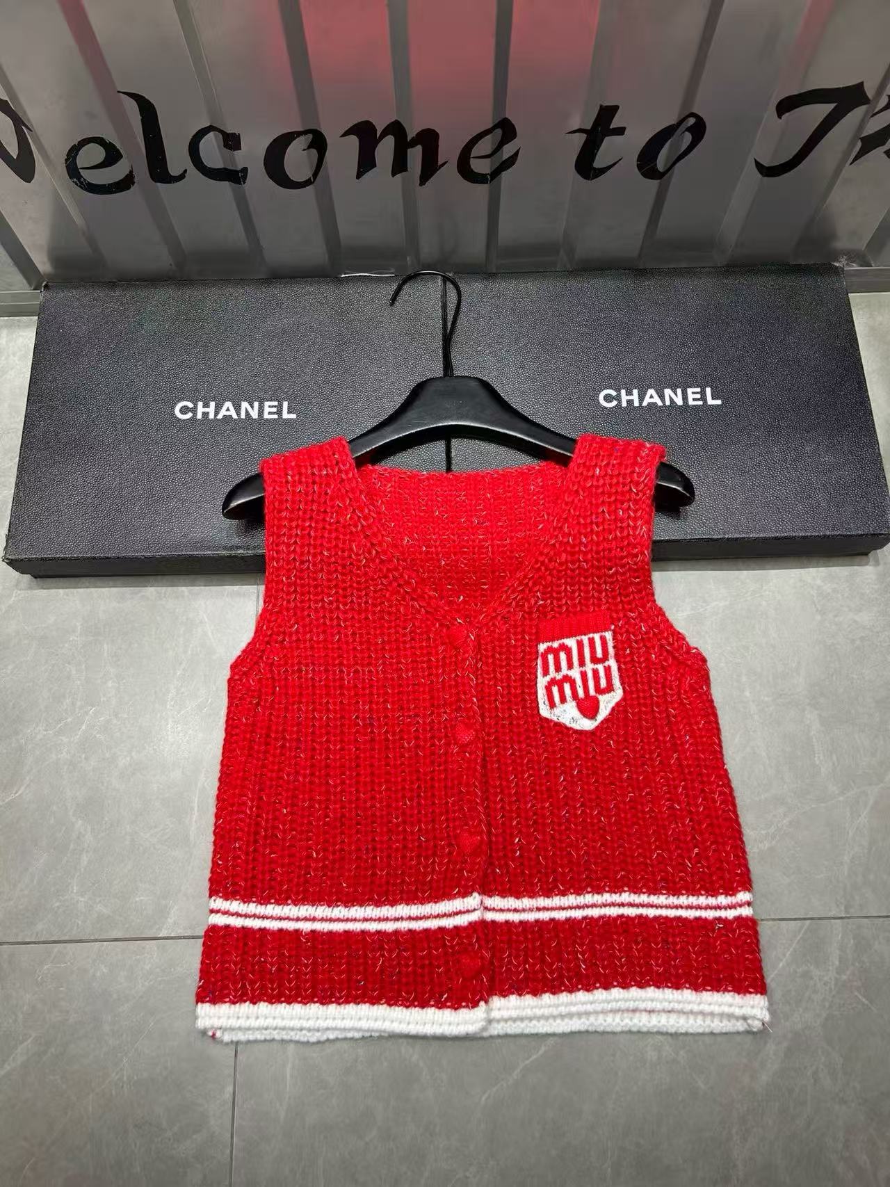 M1UM1U ハート型ウールベスト【50％割引+送料無料】