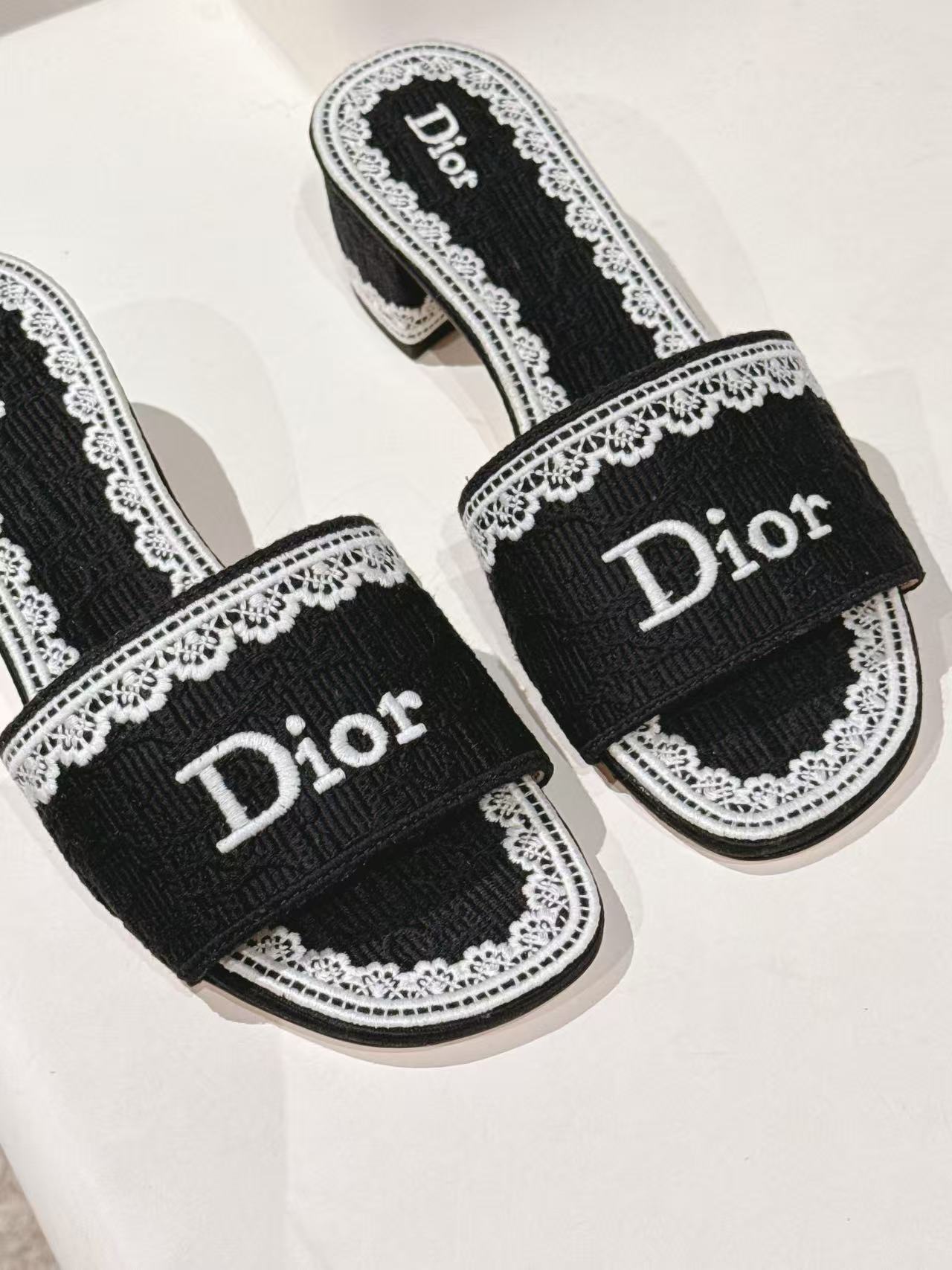 DIOR 高品質CD刺繍 チャンキーヒール フラットシューズ【50％割引+送料無料】
