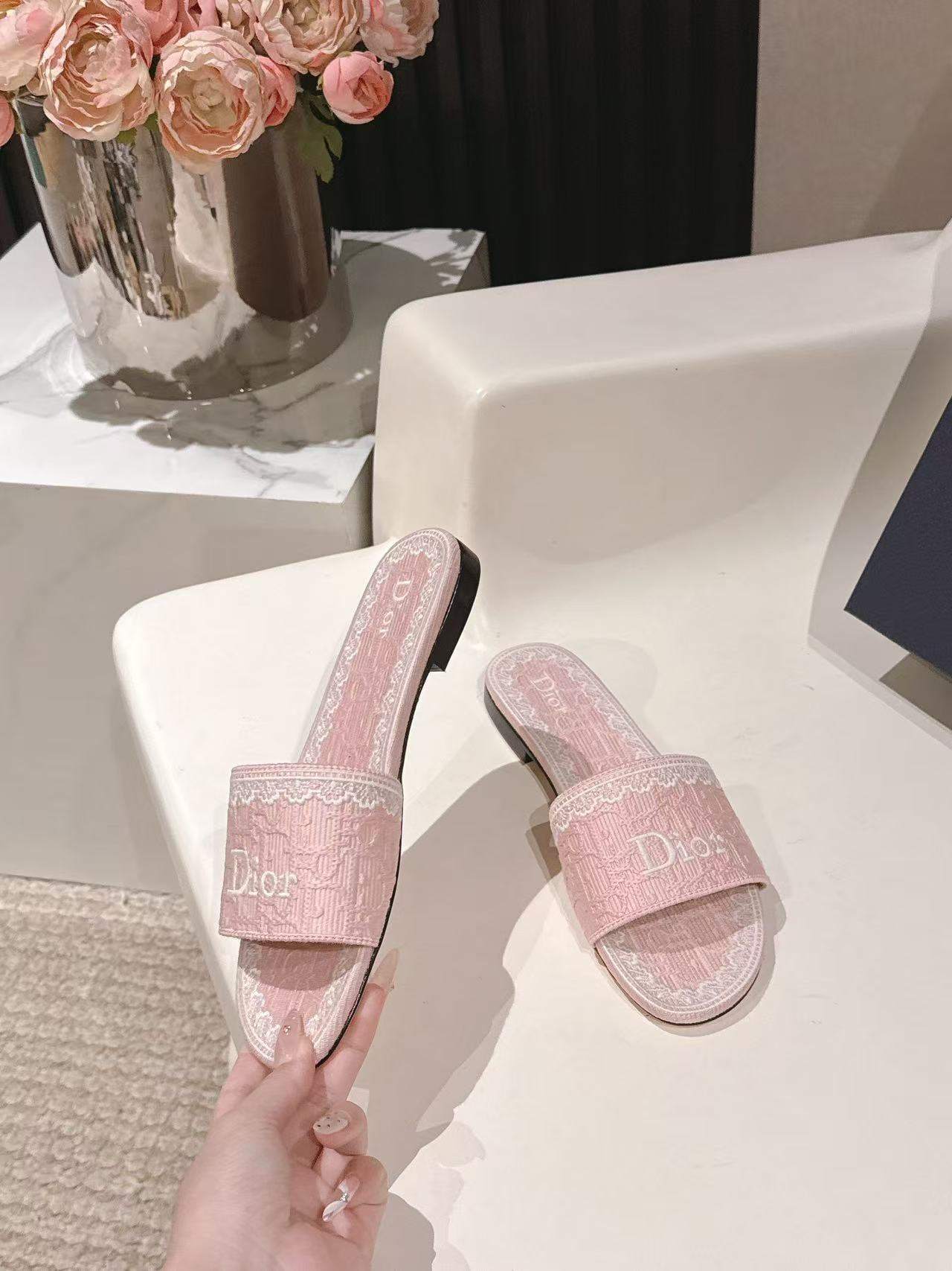 DIORの高品質CD刺繍フラットシューズ【50％割引+送料無料】