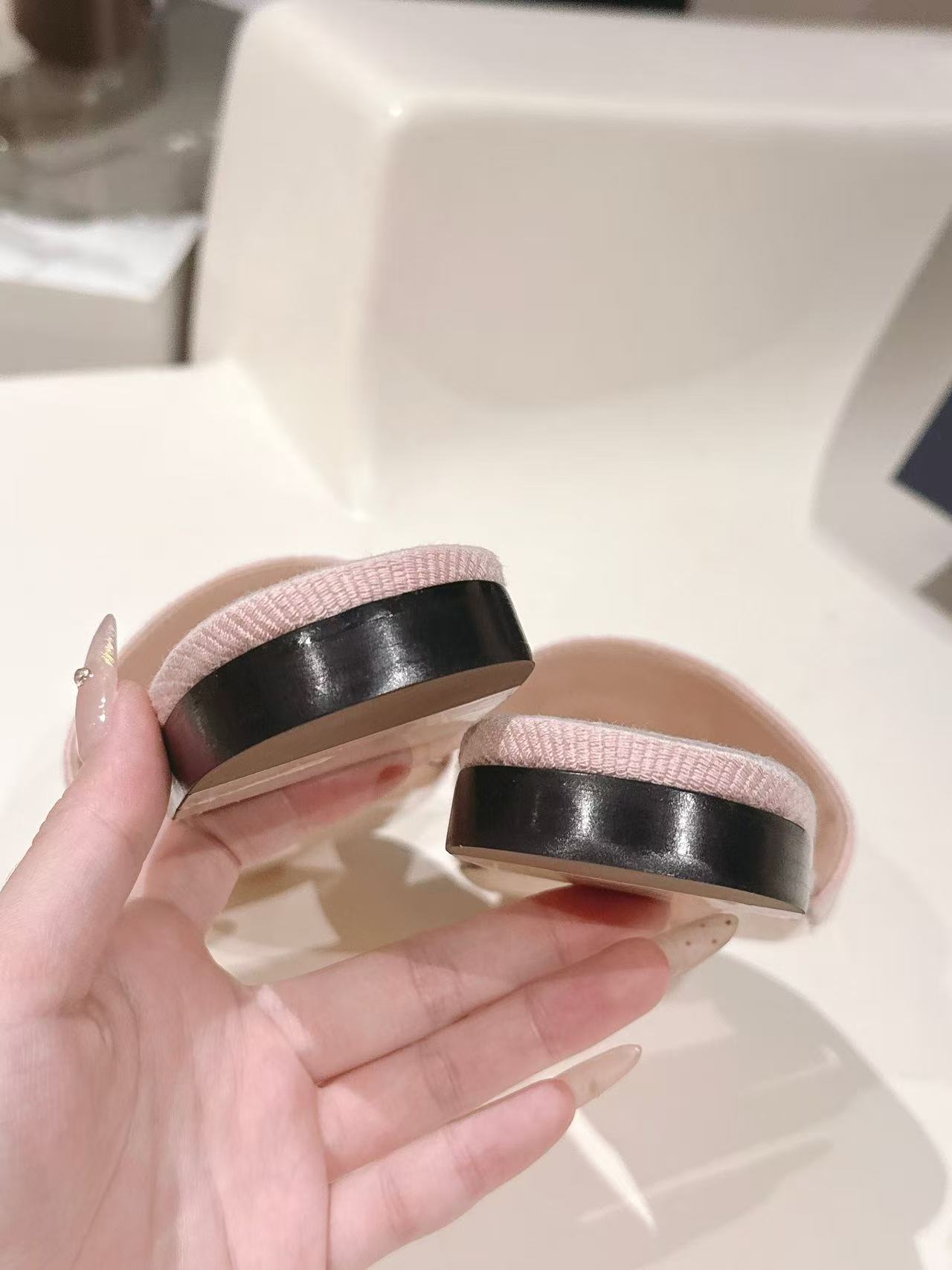 DIORの高品質CD刺繍フラットシューズ【50％割引+送料無料】